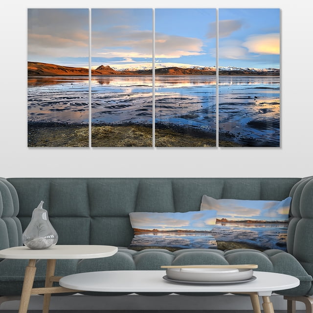 Approach To Dyrholaey Durign Sunrise - Grande Impression sur Toile Seashore