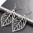 thumbnail image 4 of Pendientes De Hoja Hueco De Geometría De Moda Para Mujeres , Color De Plata , Joyería De Fiesta , Regalos , Elegante ,, 4 of 4