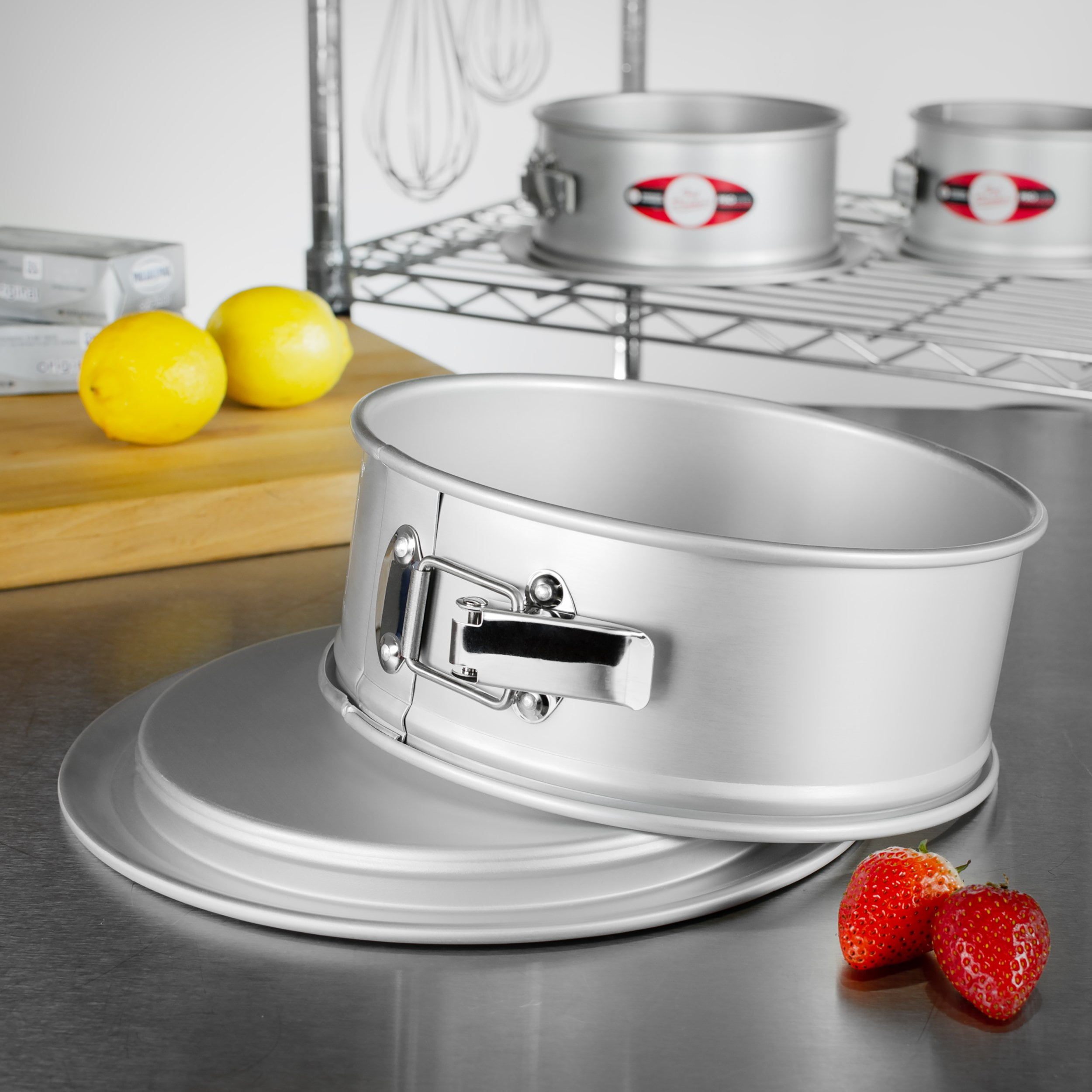 KitchenAid KB6NSO09SG Classic Nonstick 9 Springform Pan Bakeware – Kitchen  Hobby
