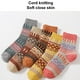 thumbnail image 3 of Caja de regalo de calcetines de invierno para mujer, tamaño libre, calcetines casuales suaves y cálidos de lana gruesa para mujer, calcetines…, 3 of 5
