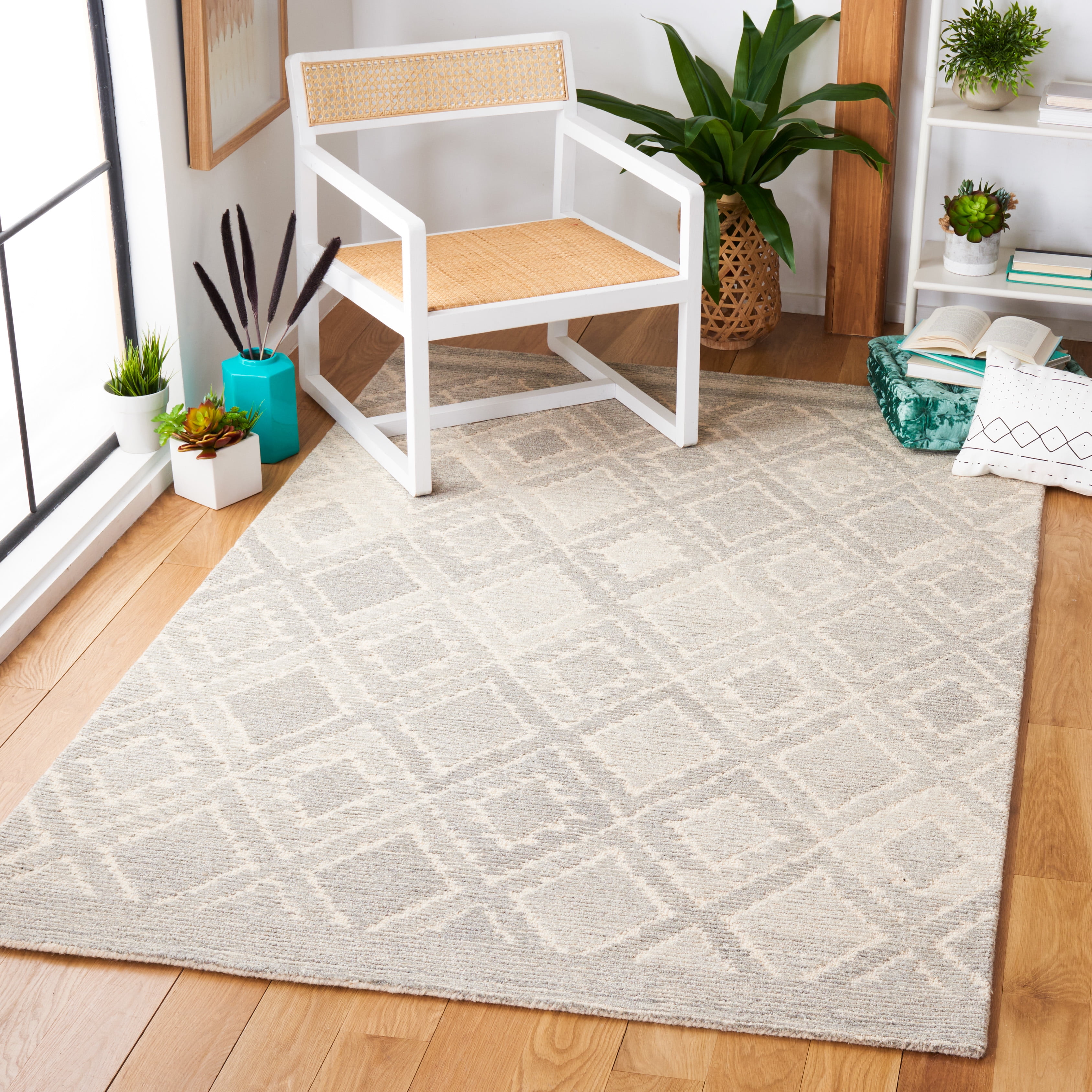 SAFAVIEH Casablanca Braganza Diamond Area Rug, Beige/Grey, 5' x 8'