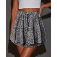 thumbnail image 2 of Pantalones cortos Onlypuff Flowy Chiffon con volantes florales negros para mujer, 2 of 5