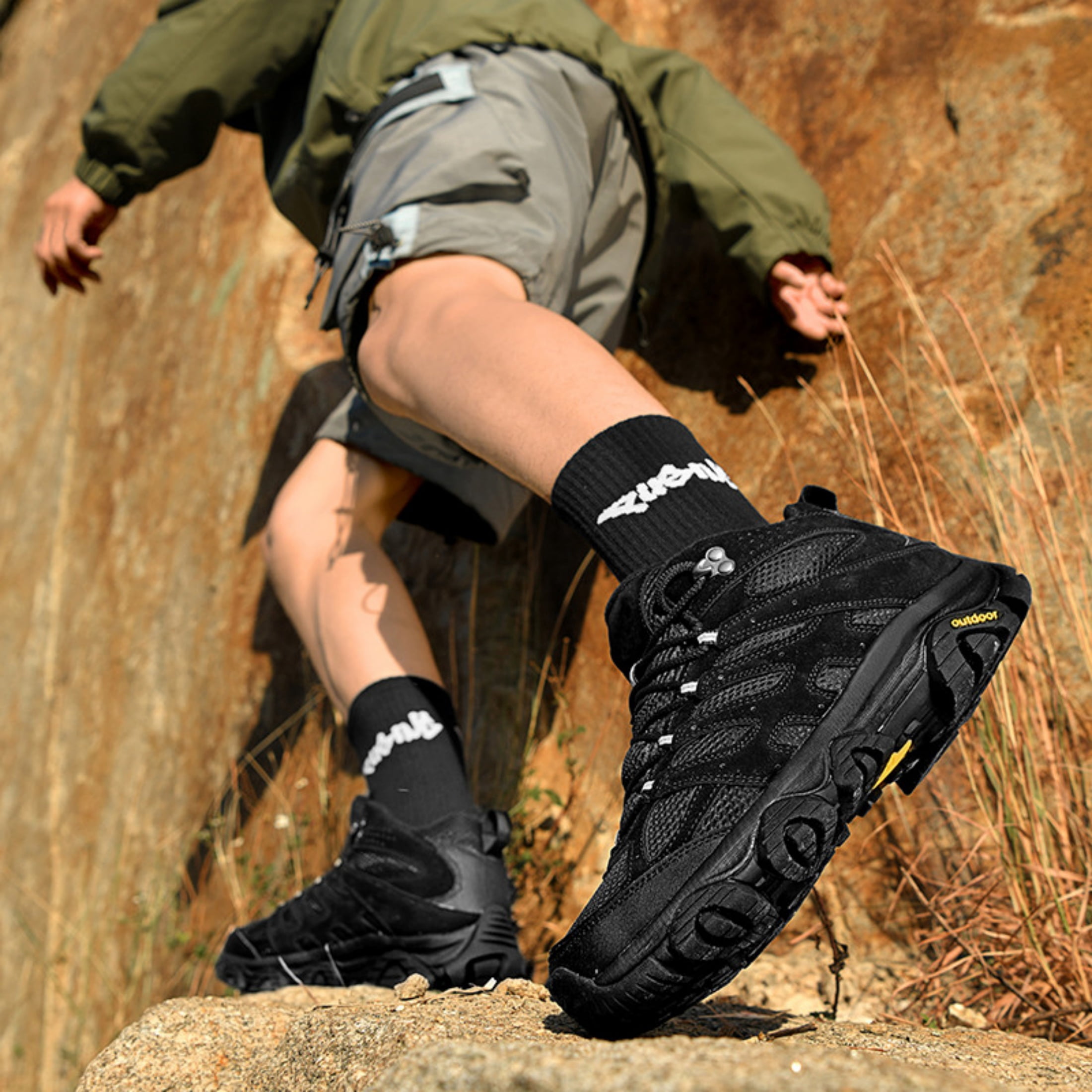 SKIUHS Men's Women's High Top Waterproof Breathable High-Traction Grip Outdoor Hiking Shoes