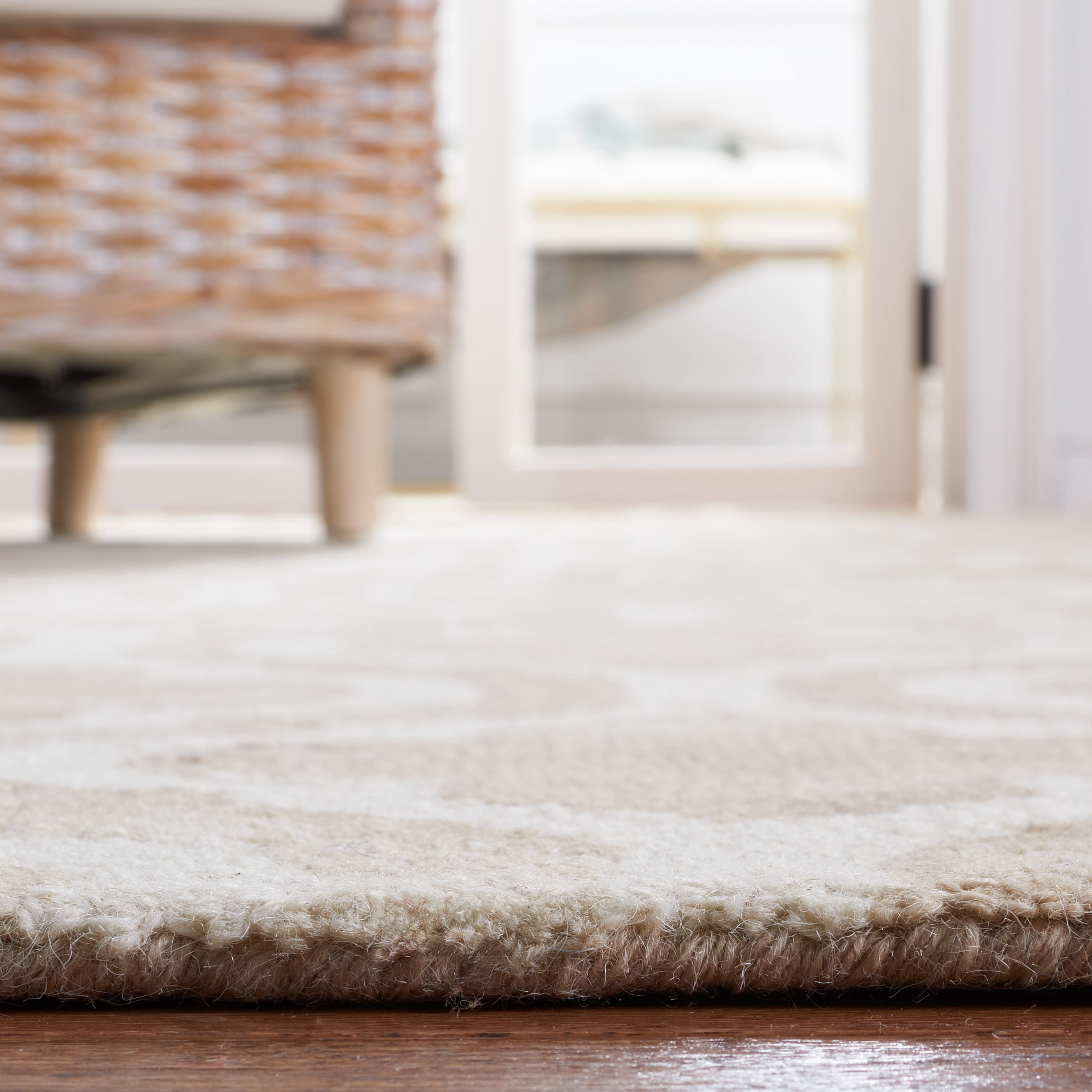 Safavieh Dip Dye Jolyon Geometric Wool Area Rug, Beige/Ivory, 7' x 7' Round