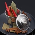 thumbnail image 2 of Colador de especias de malla de acero inoxidable con diseño de gancho y cadena de transporte, infusor de bola de té para sopas, condimentos, café, hierbas, filtro, ayudante de cocina Grande, 2 of 9