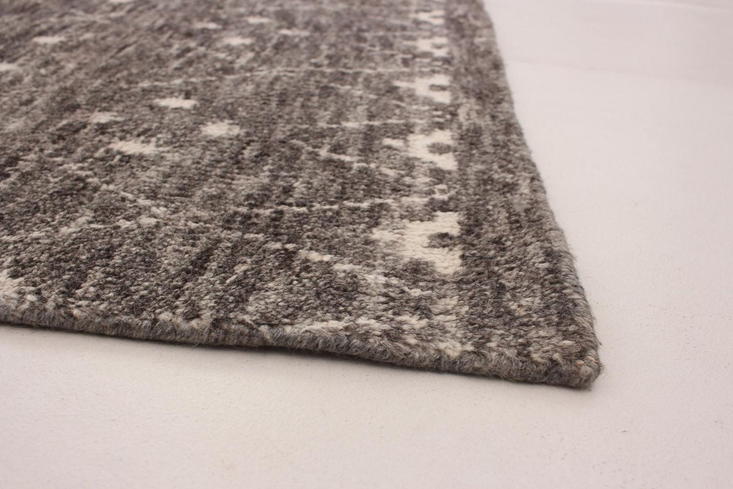 ECARPETGALLERY 4'10" x 8'2" Moroccan Tangier Hand-knotted Area Rug for Living Room, Dining Room and Bedroom in Grey