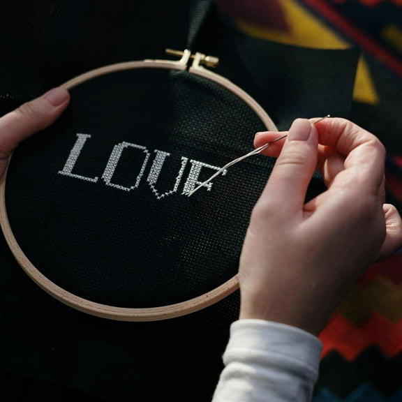 ROMANSENTIAL 36Pcs Embroidery Needles Assorted Color Large Hole Design for Needlework Projects Crafts