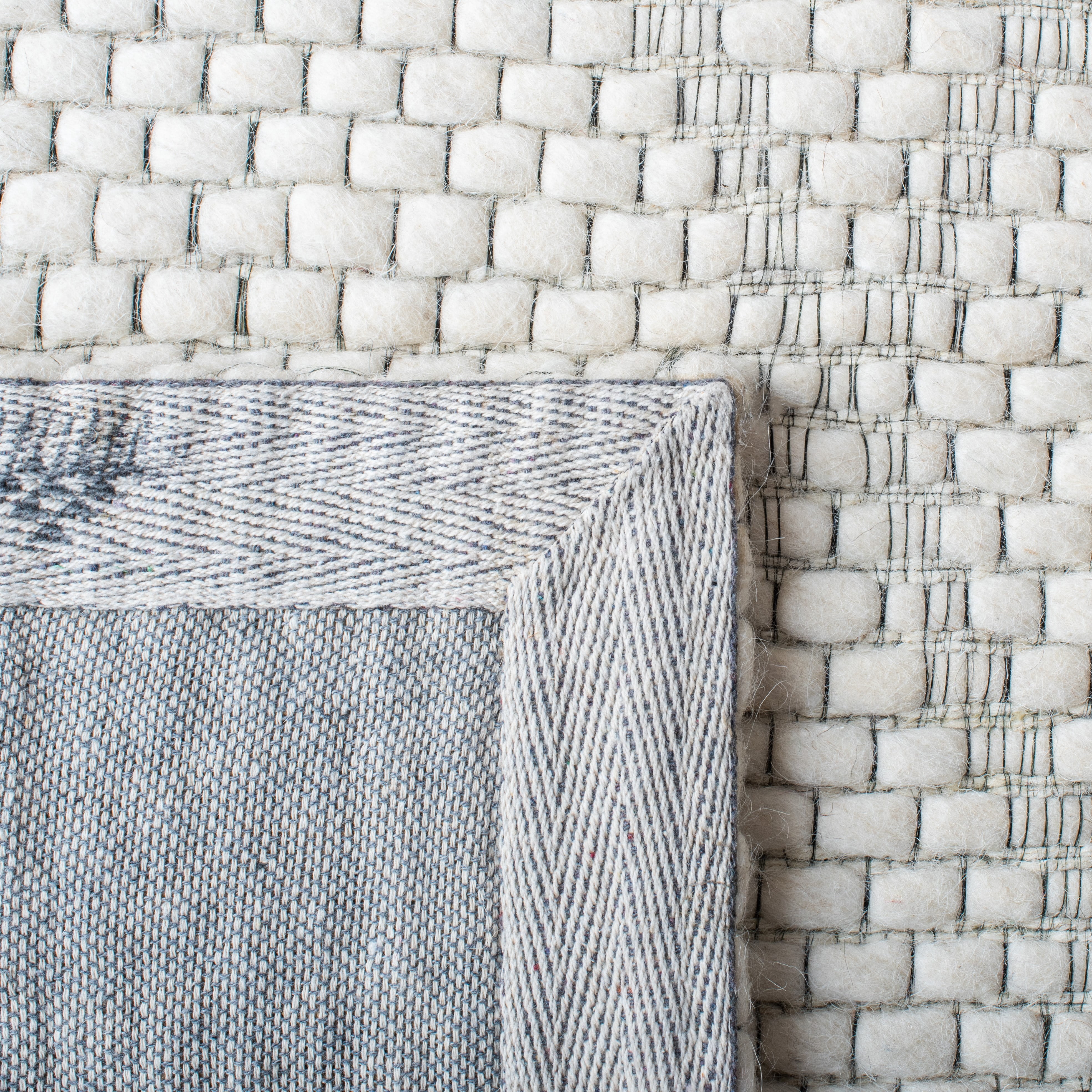 SAFAVIEH Marbella Aria Diamond Area Rug, Ivory, 7' x 7' Square