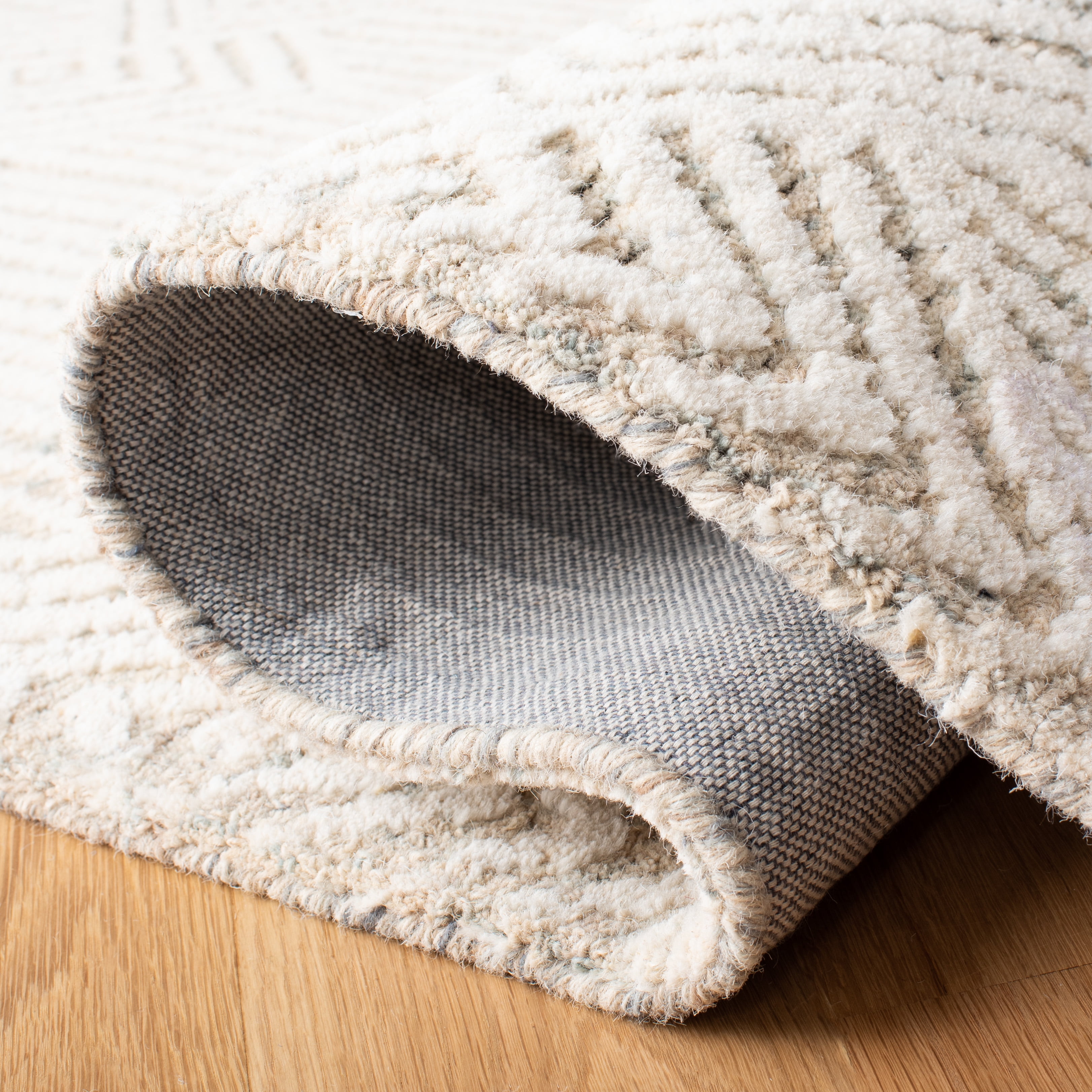 SAFAVIEH Metro Rosalin Diamond Area Rug, Beige/Ivory, 8' x 10'