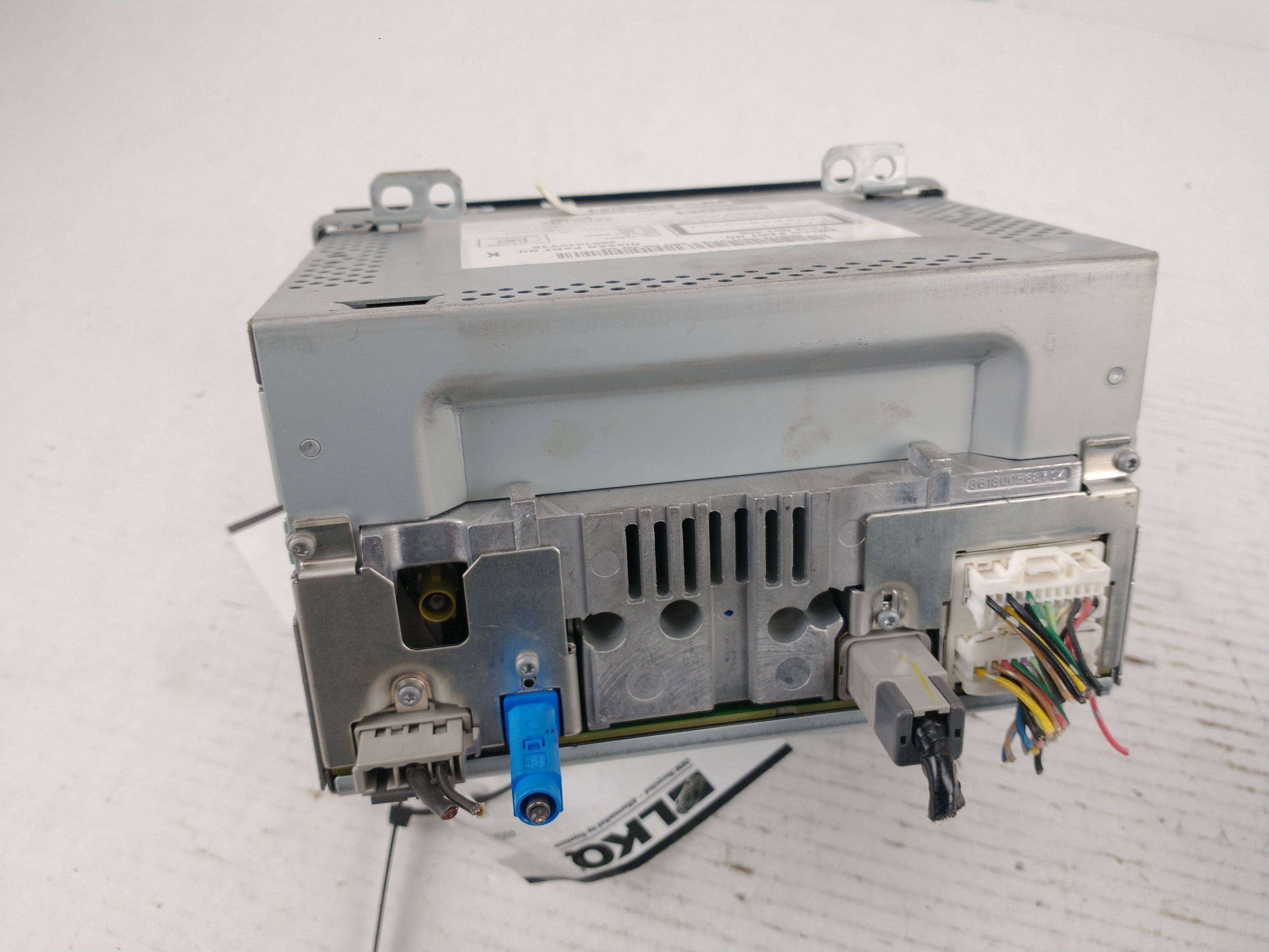 Pre-Owned 2011 Nissan Rogue AM FM 6CD Navigation Radio Receiver OEM - Verify Specific Vehicle Fitment In Description - (Good)