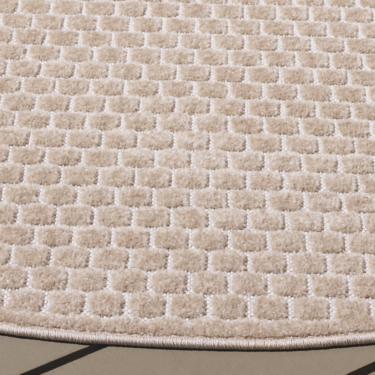 SAFAVIEH Stella Alton Geometric Indoor/Outdoor Area Rug, Beige, 6'7" x 6'7" Round