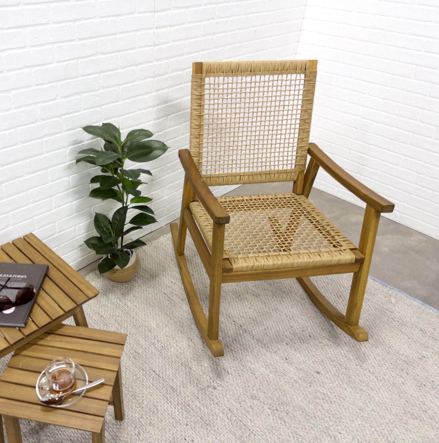 Chaise berçante Lara avec assise et dossier en osier