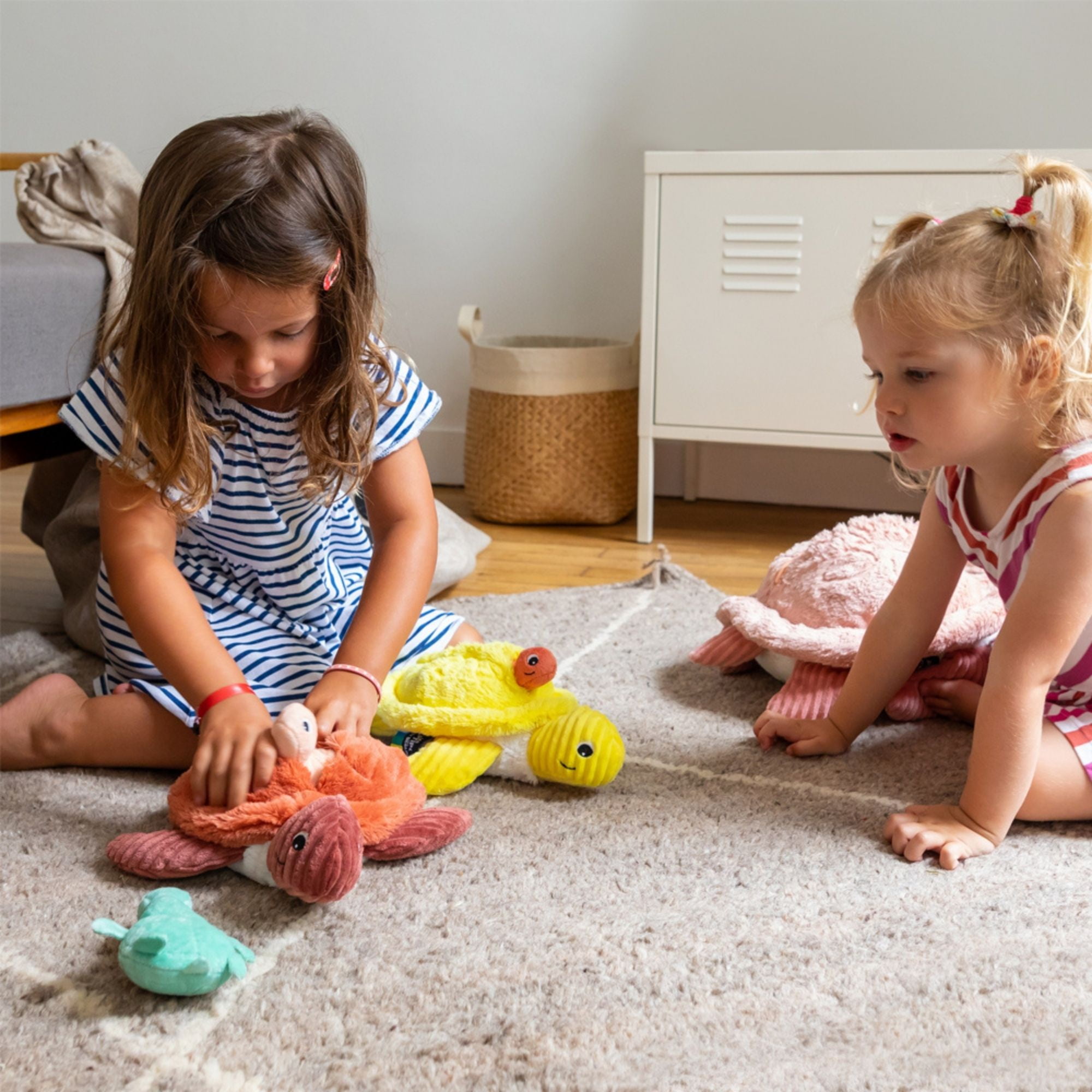 Les Ptipotos Sea Turtle Mom & Baby Plush Stuffed Animal Set & Eco-Friendly Toy in Mint Green