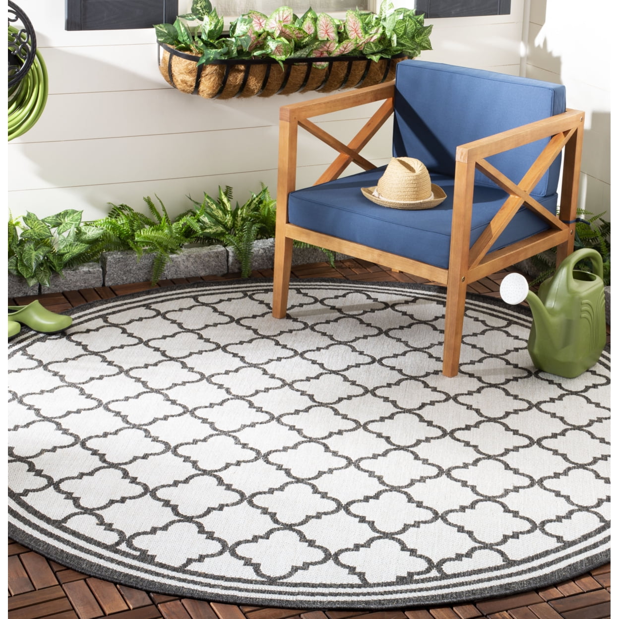 SAFAVIEH Beach House Nima Trellis Indoor/Outdoor Area Rug Light Grey/Charcoal, 3' x 5'