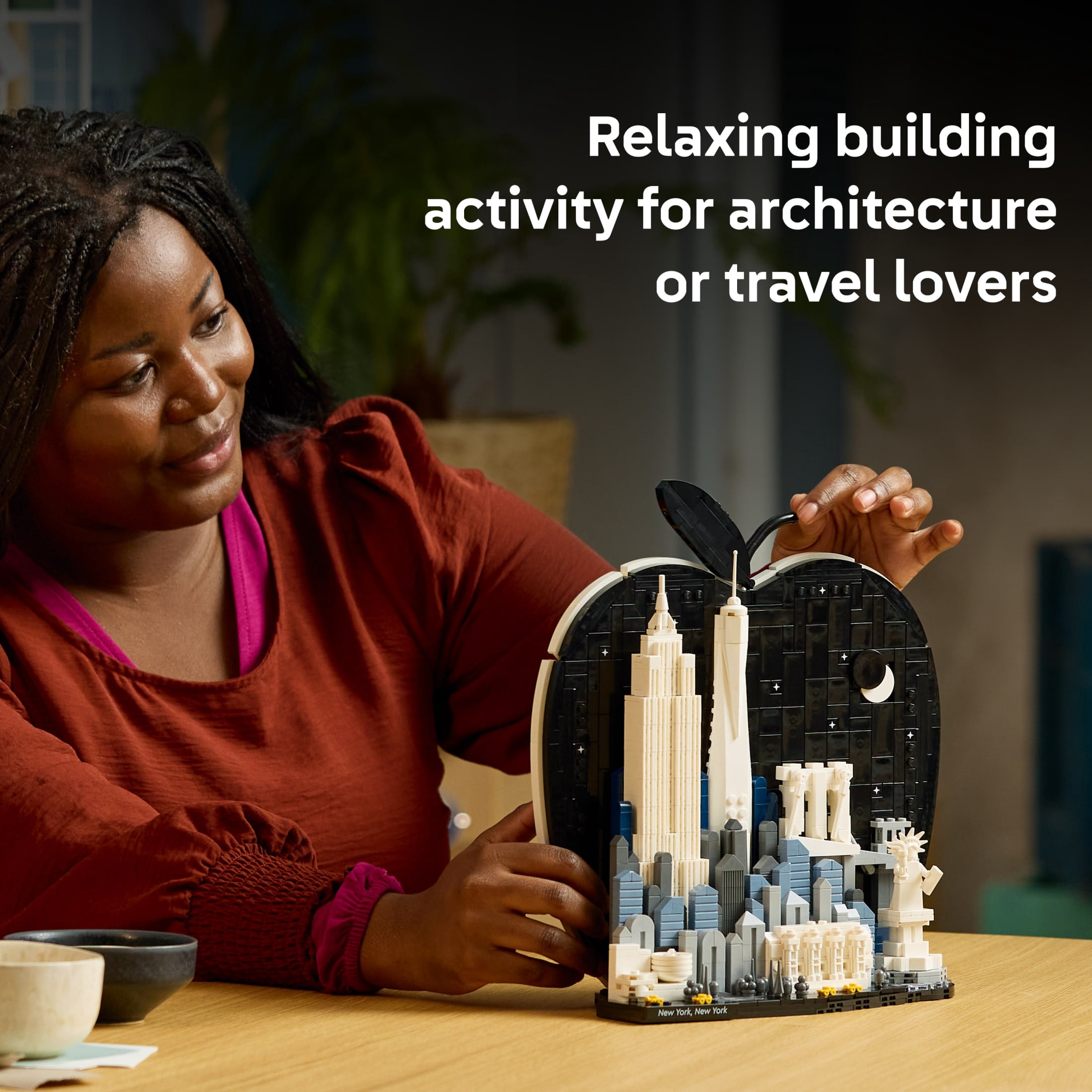 LEGO Architecture New York City – The Big Apple Building Set for Adults, Ages 18+ - Home Decor for Bedroom, Office or Desk - Gift for Men & Women - 21066