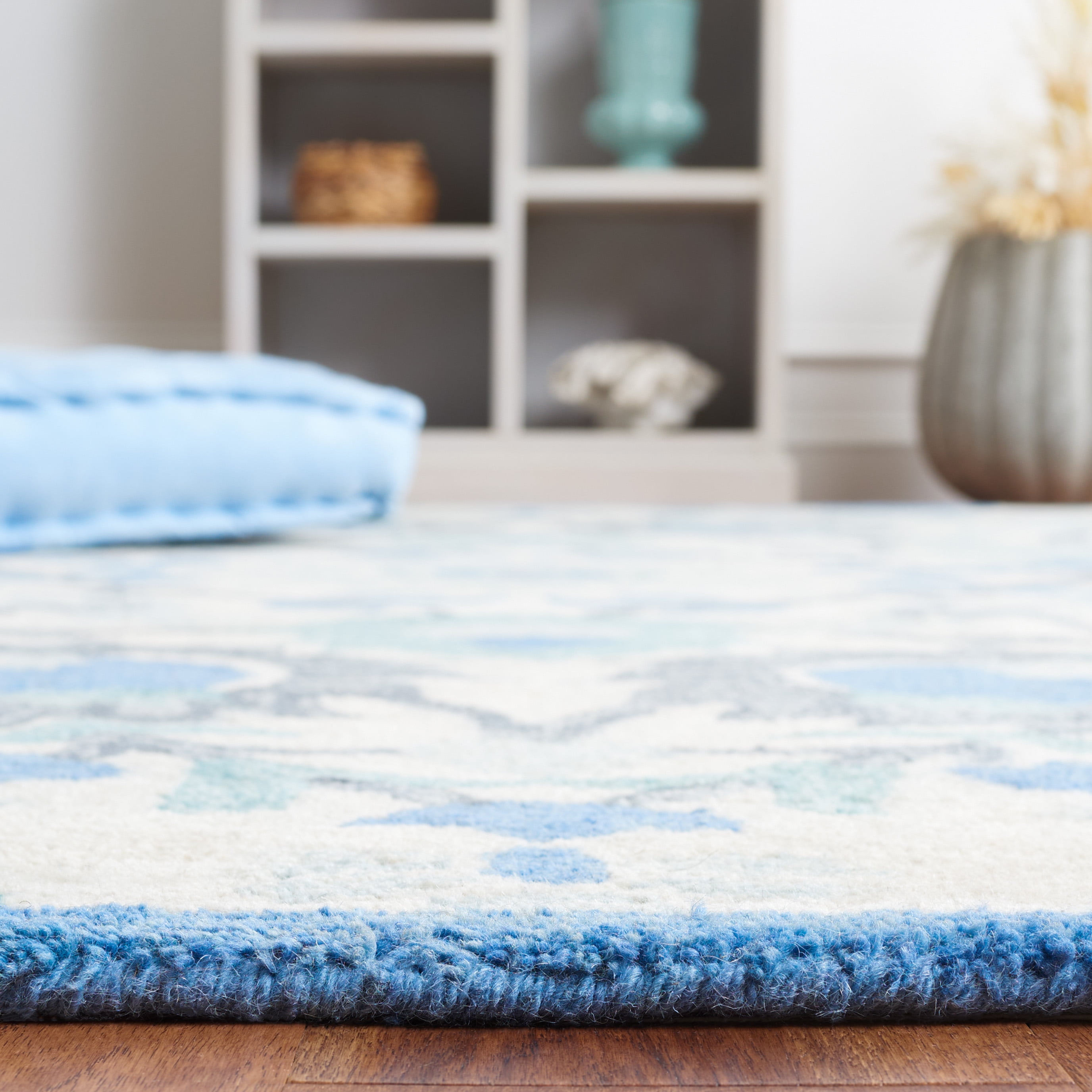 SAFAVIEH Antiquity Raschelle Oriental Wool Area Rug, Ivory/Blue, 9' x 12'