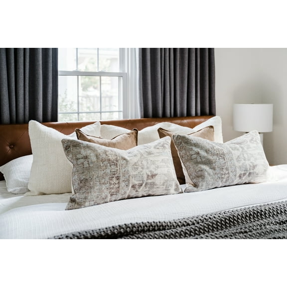 Safavieh Karya 18" x 18" Traditional Polyester/Linen Decorative Pillows, Camel