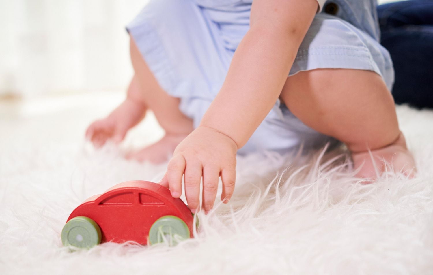 Home Decor Inc Mainstays Kids Faux Fur Rug White - 30" x 45", Soft Plush Faux Fur Area Rug, fluffy faux fur rug