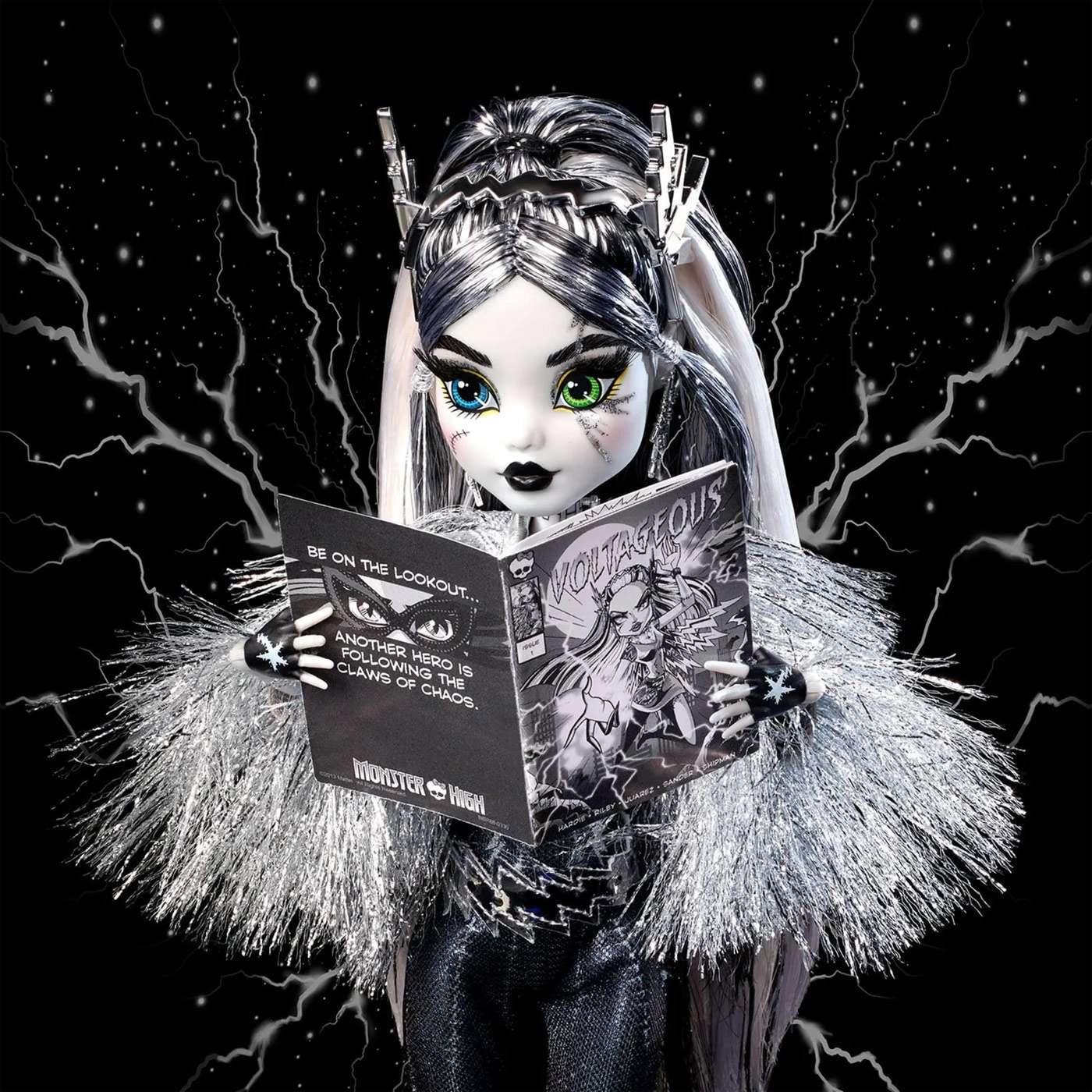Monster High SDCC 2022 Exclusive Voltageous Frankie Stein Doll