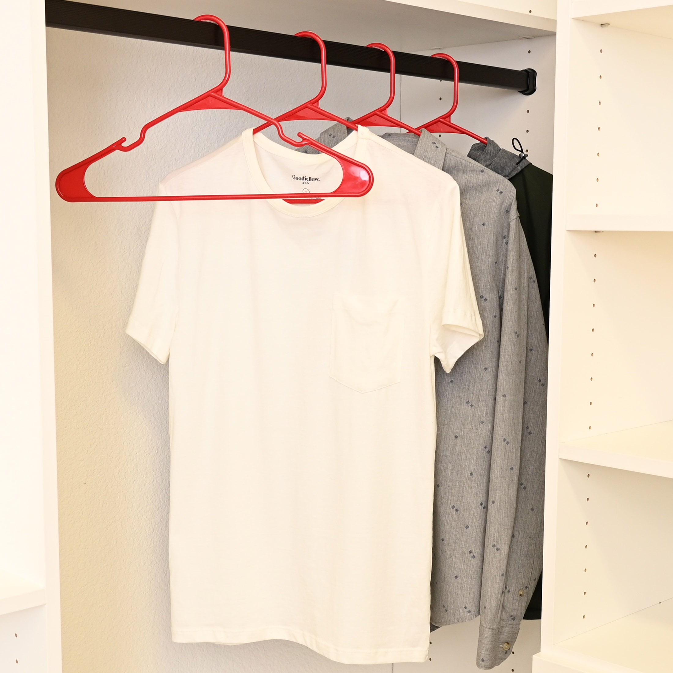 Mainstays Plastic Notched Adult Hangers for Any Clothing Type, Red Engine 100 Count