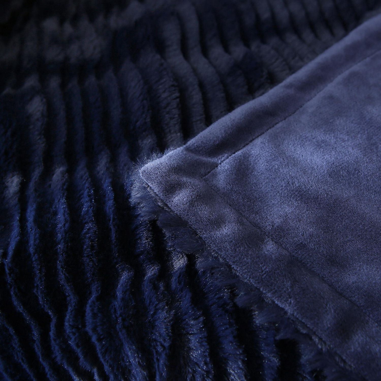 HOMETRENDS Sheared Faux Fur Polyester Throw