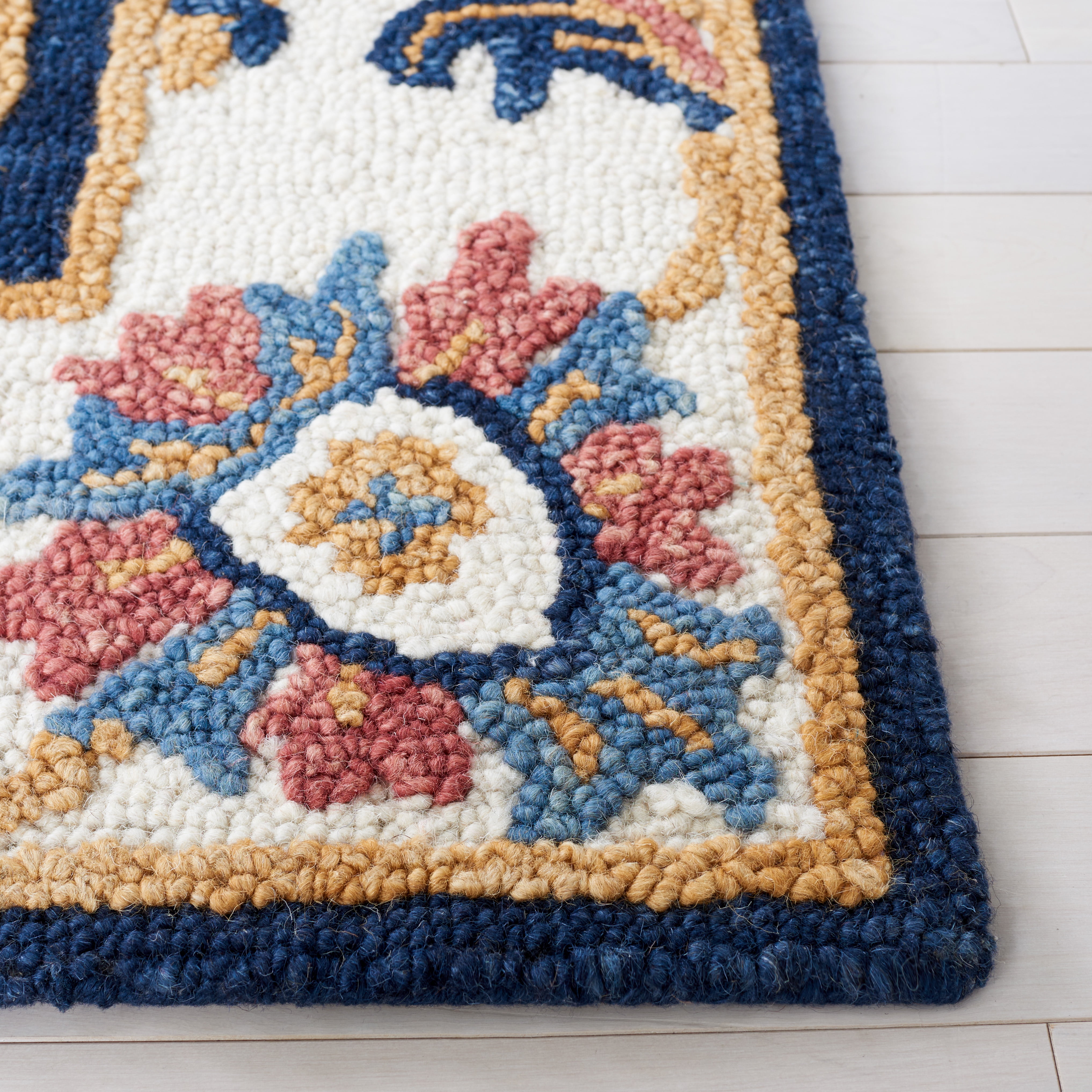 SAFAVIEH Blossom Rodge Floral Area Rug, Blue/Ivory, 5' x 8'