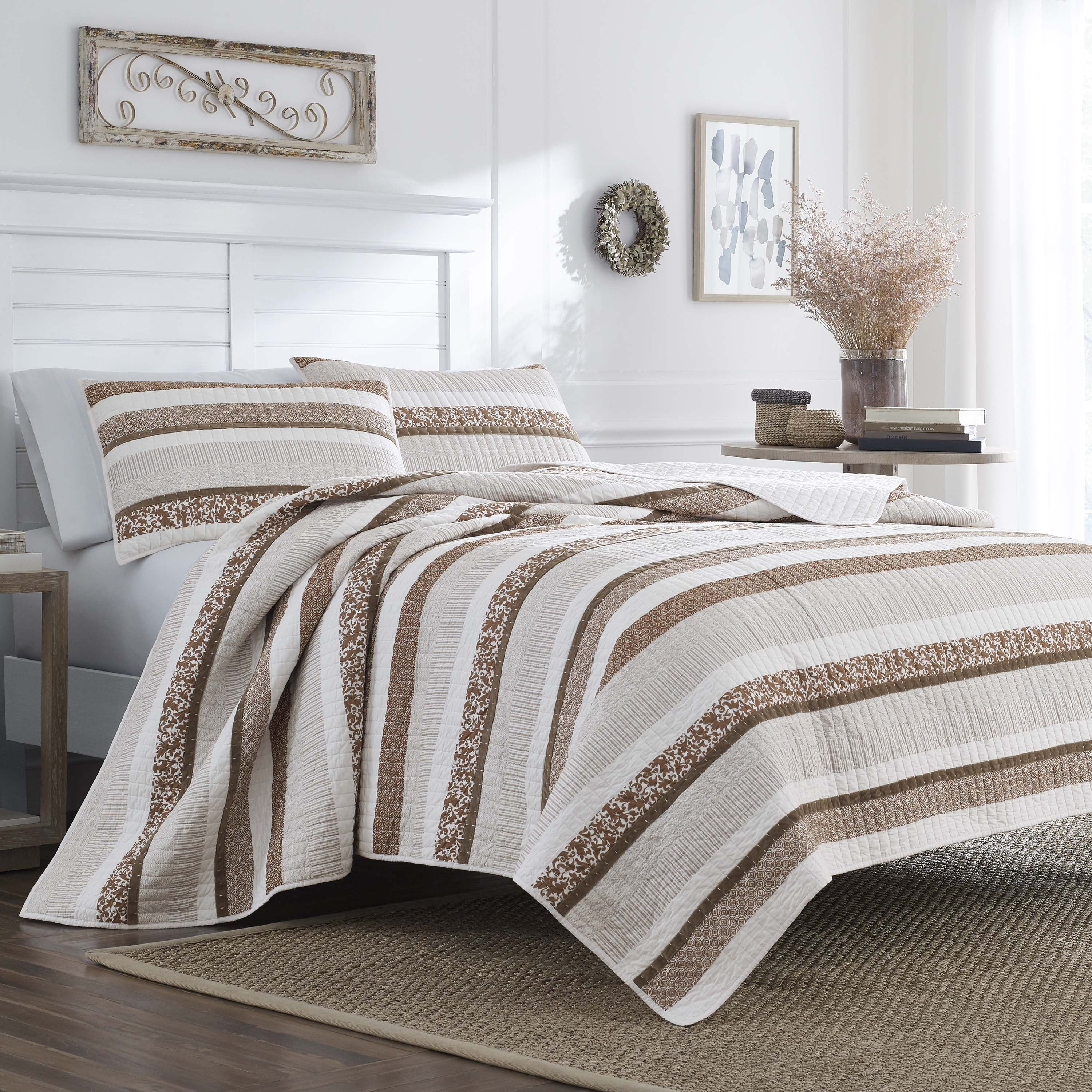 Nostalgia Elana Ultra Soft Floral Reversible Cotton Quilt Brown King Walmart Com Walmart Com