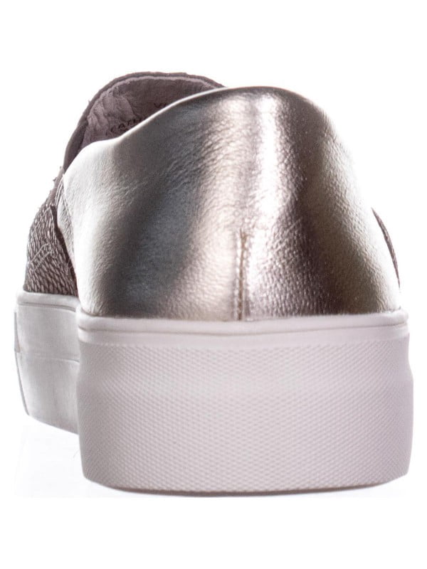 vince camuto boat shoes