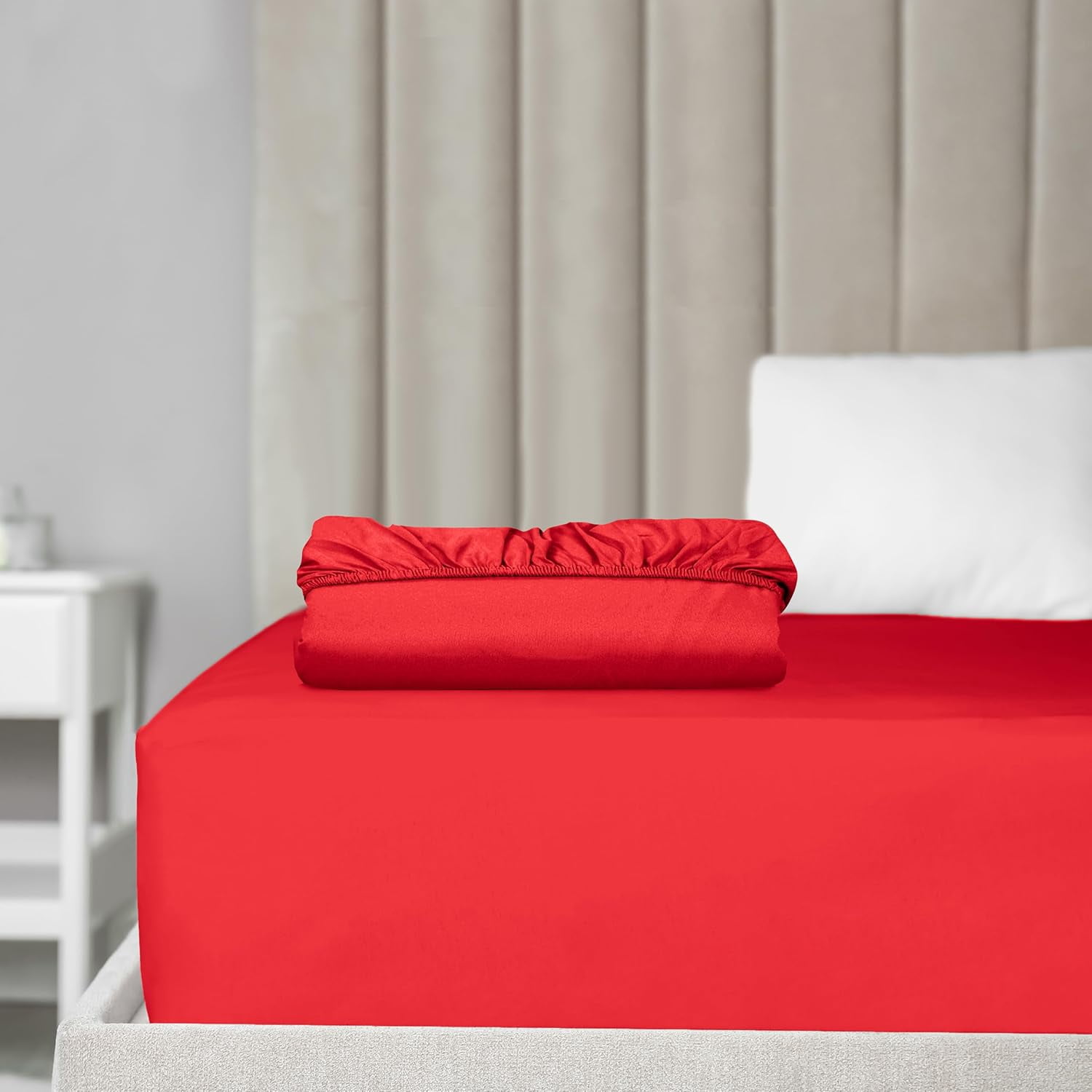 Elegant Comfort 1500 Premium Hotel Quality 1-Piece Fitted Sheet, All Around Elastic, Deep Pocket, Softest Quality Microfiber - Full Red