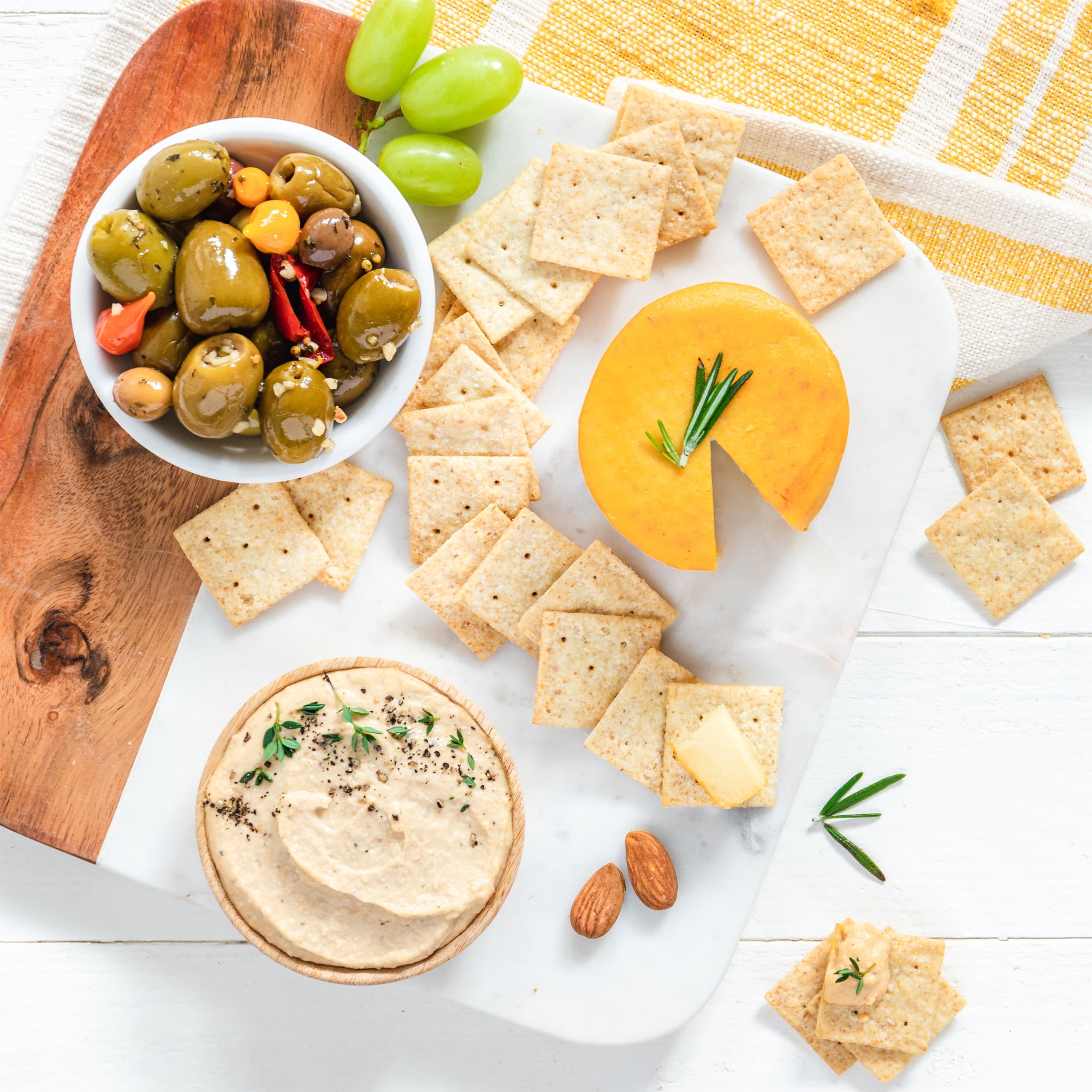 (6 pack) Simple Mills Crackers, Fine Ground Sea Salt, Almond Flour, 4.25 oz Box