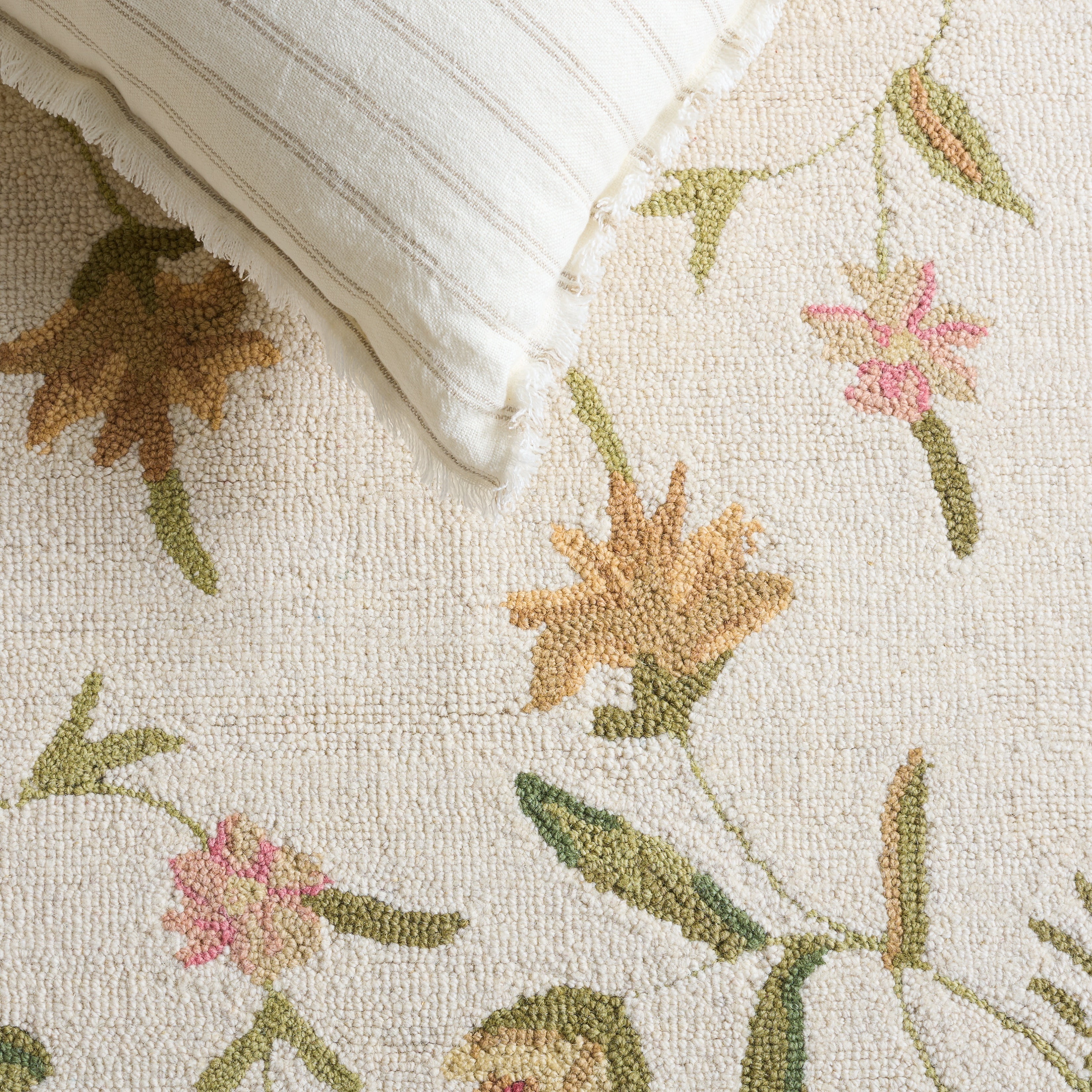 Safavieh Chelsea Beryl Bordered Wool Area Rug, Ivory, 2'9" x 4'9"
