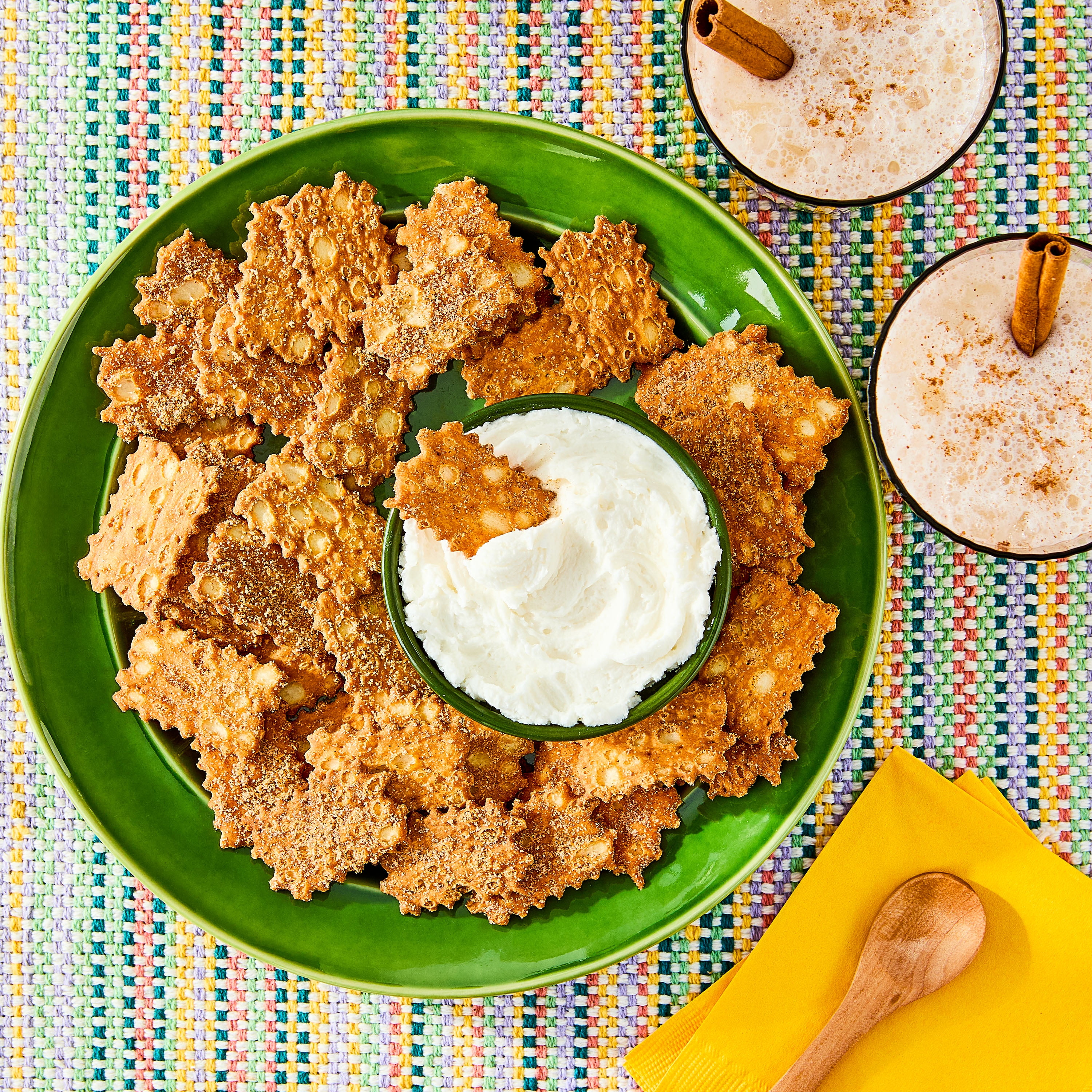 Freshness Guaranteed Churro Chips and Vanilla Buttercream Dip Party Tray, 10 oz