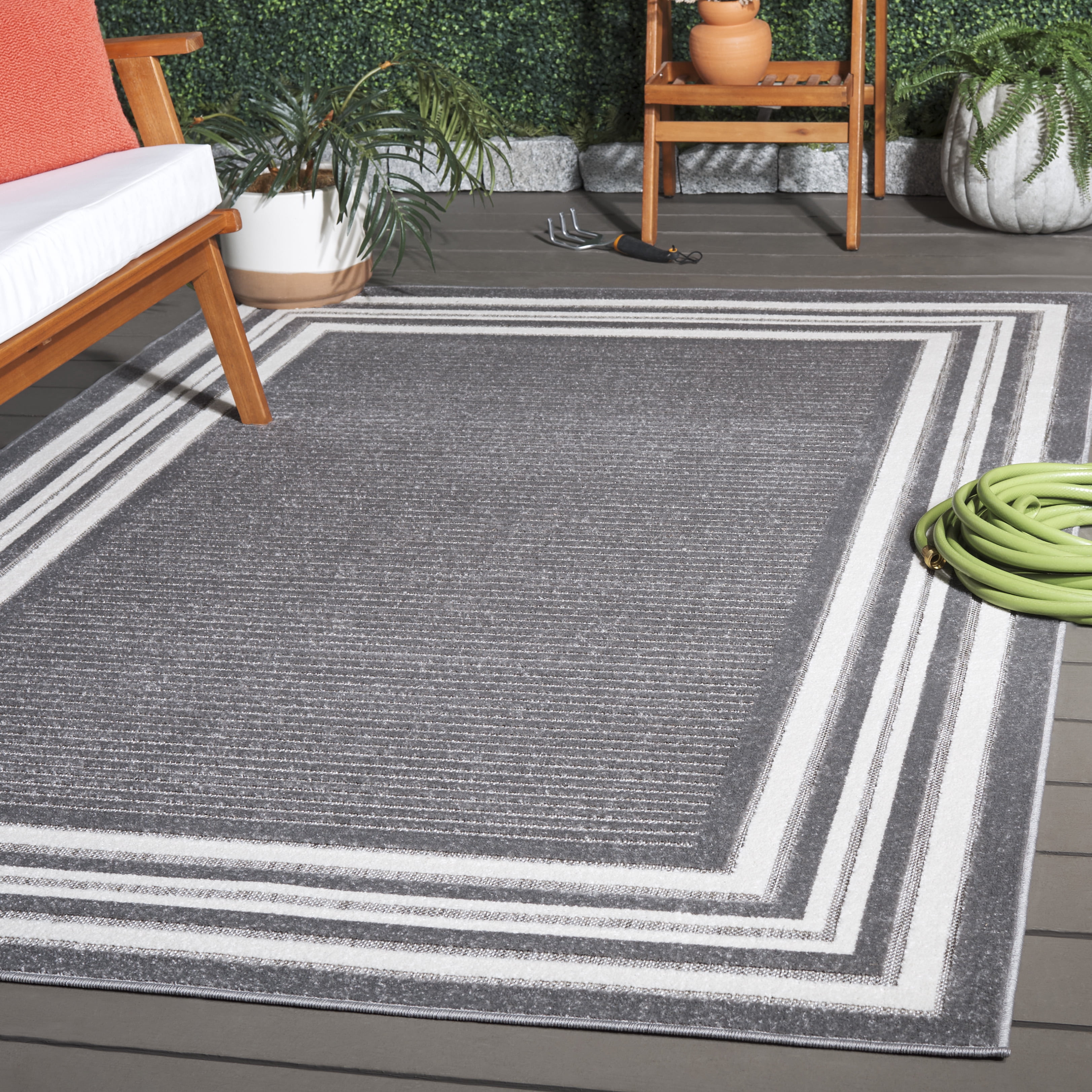 SAFAVIEH Cabana Henry Striped Indoor/Outdoor Area Rug, Grey/Ivory, 5'3" x 7'6"