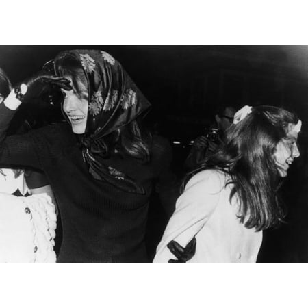 Jacqueline Onassis And Her Daughter Caroline Kenndy History (24 x 18