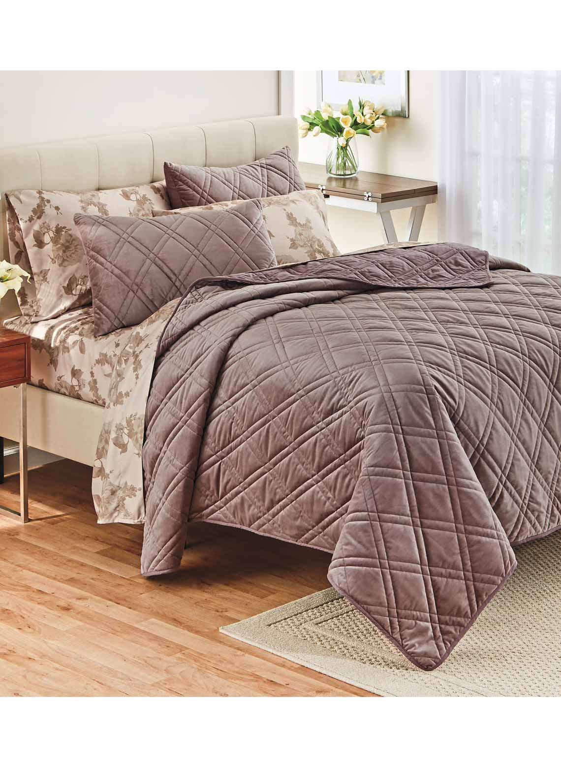 Diamond Velvet Quilt and Sham