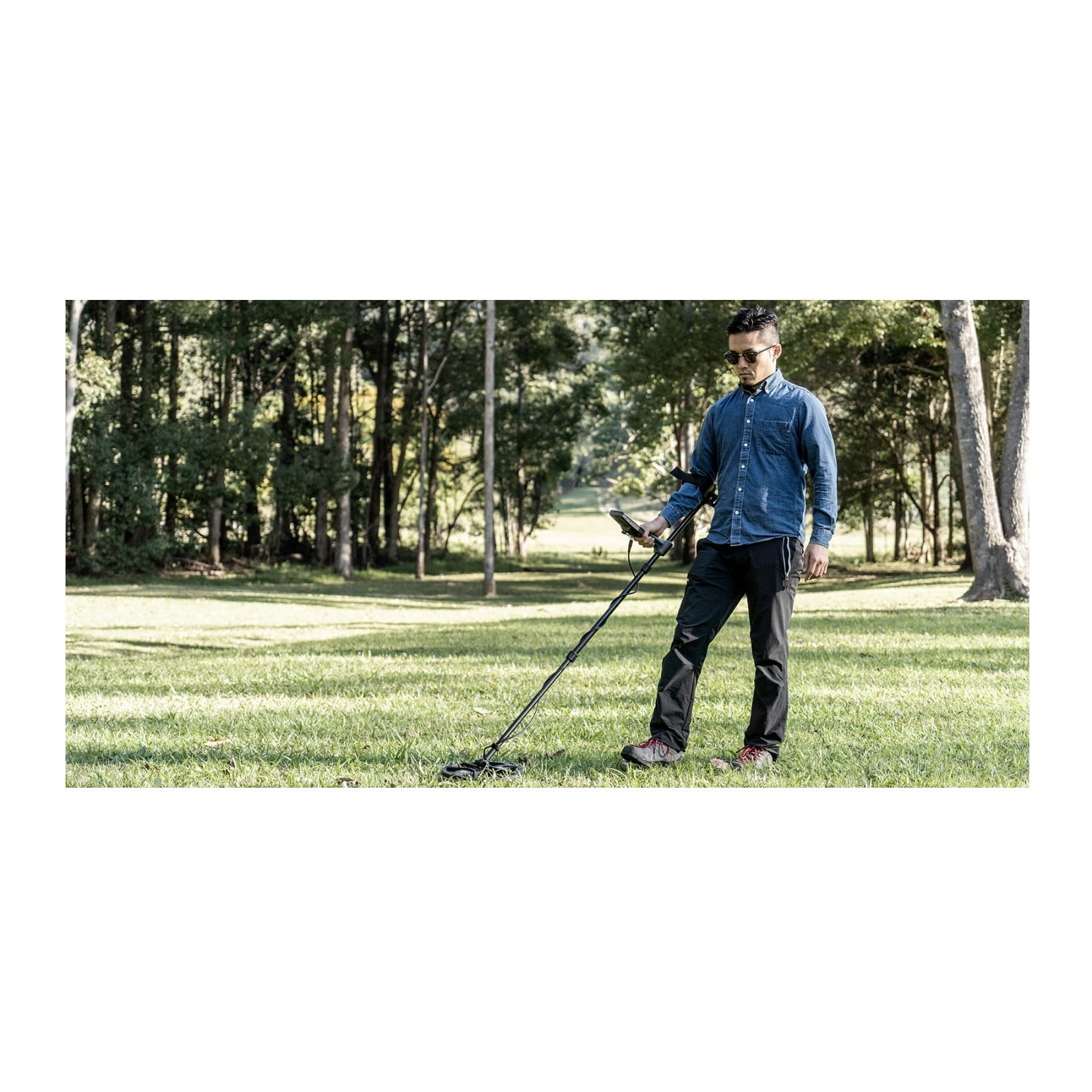Minelab Equinox 800 Multi-IQ Underwater Waterproof Metal Detector & Pro Find 35