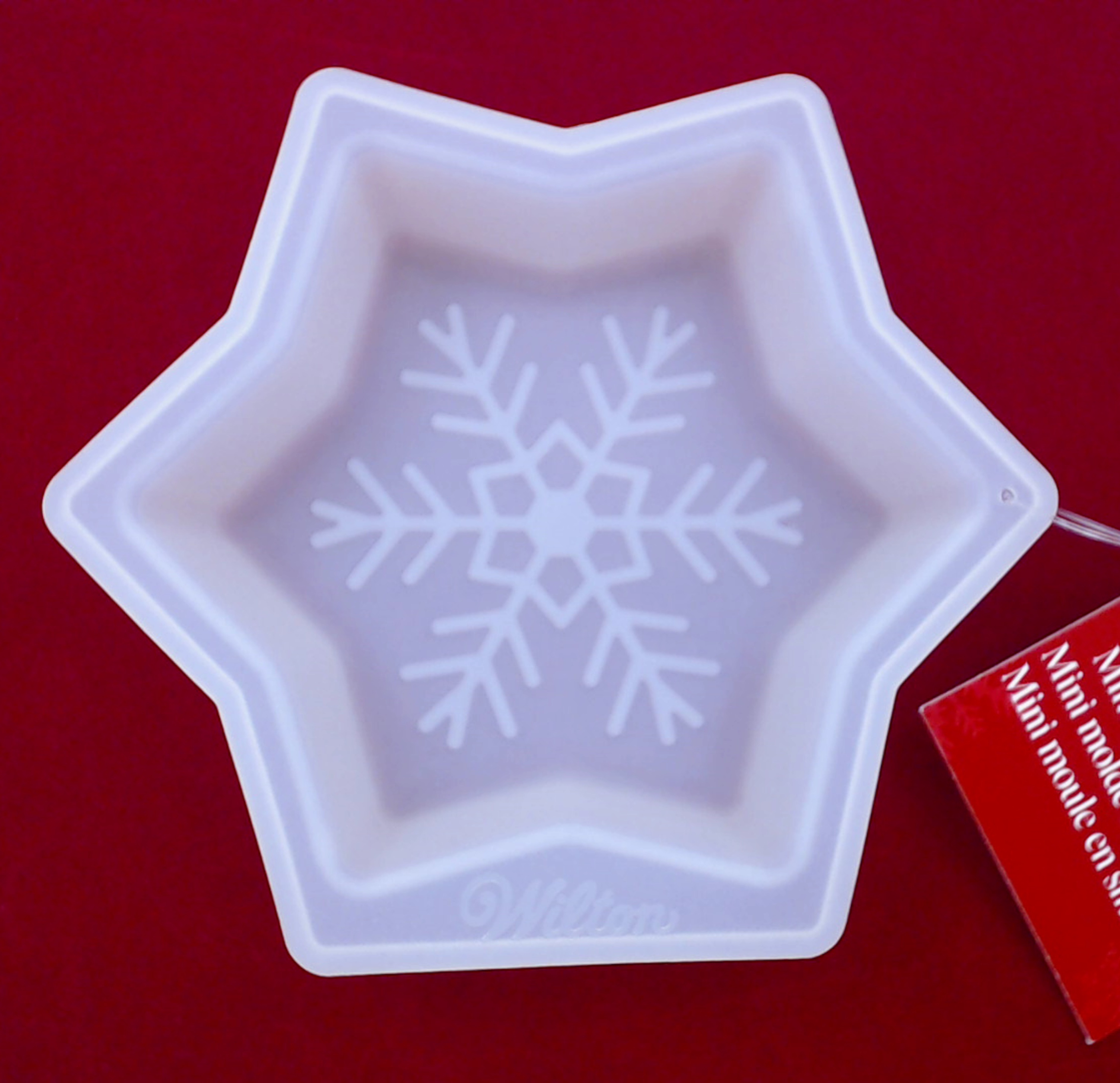WSMS18PK - Wilton Silicone, 18 Pack Mini Snowflake Molds, 2109-3266