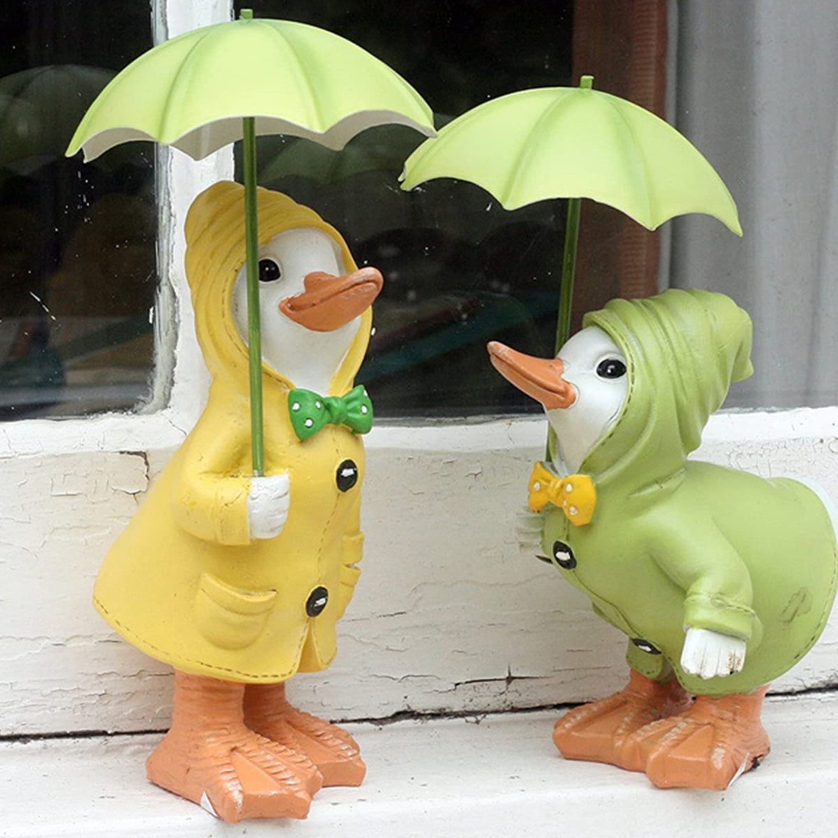 Travelwant Duck Statue Duck Figurine Resin Umbrella Raincoat Duck
