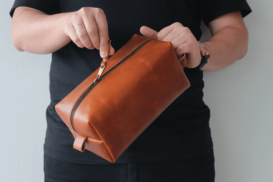 Vellaire Genuine Leather Toiletry Bag, Toiletry Bag for Men and Women Shaving Bag Cosmetic Bag for Women Mens Dopp Kit. Light Brown
