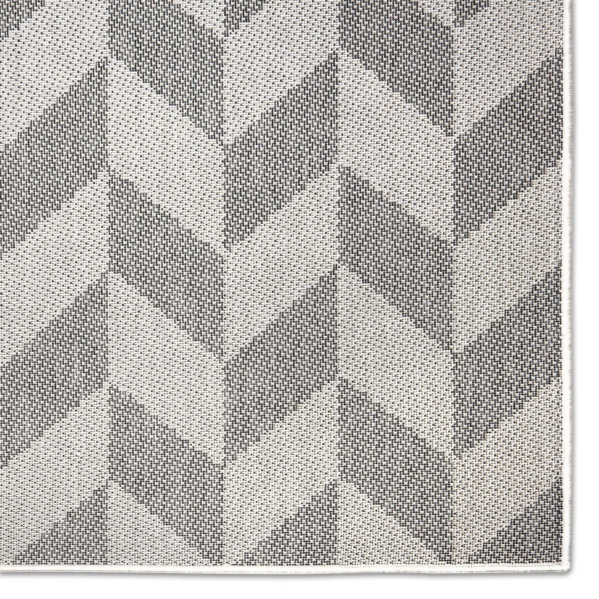 Nicole Miller New York Patio Country Danica Transitional Geometric Indoor/Outdoor Area Rug, Black/Grey, 3'11"x5'2"