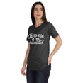 thumbnail image 4 of Inkmeso Embrasse-Moi Je Suis Vaccinée T-shirt Drôle Pro-Vaccin à Col Rond pour Femmes-C6, 4 of 8