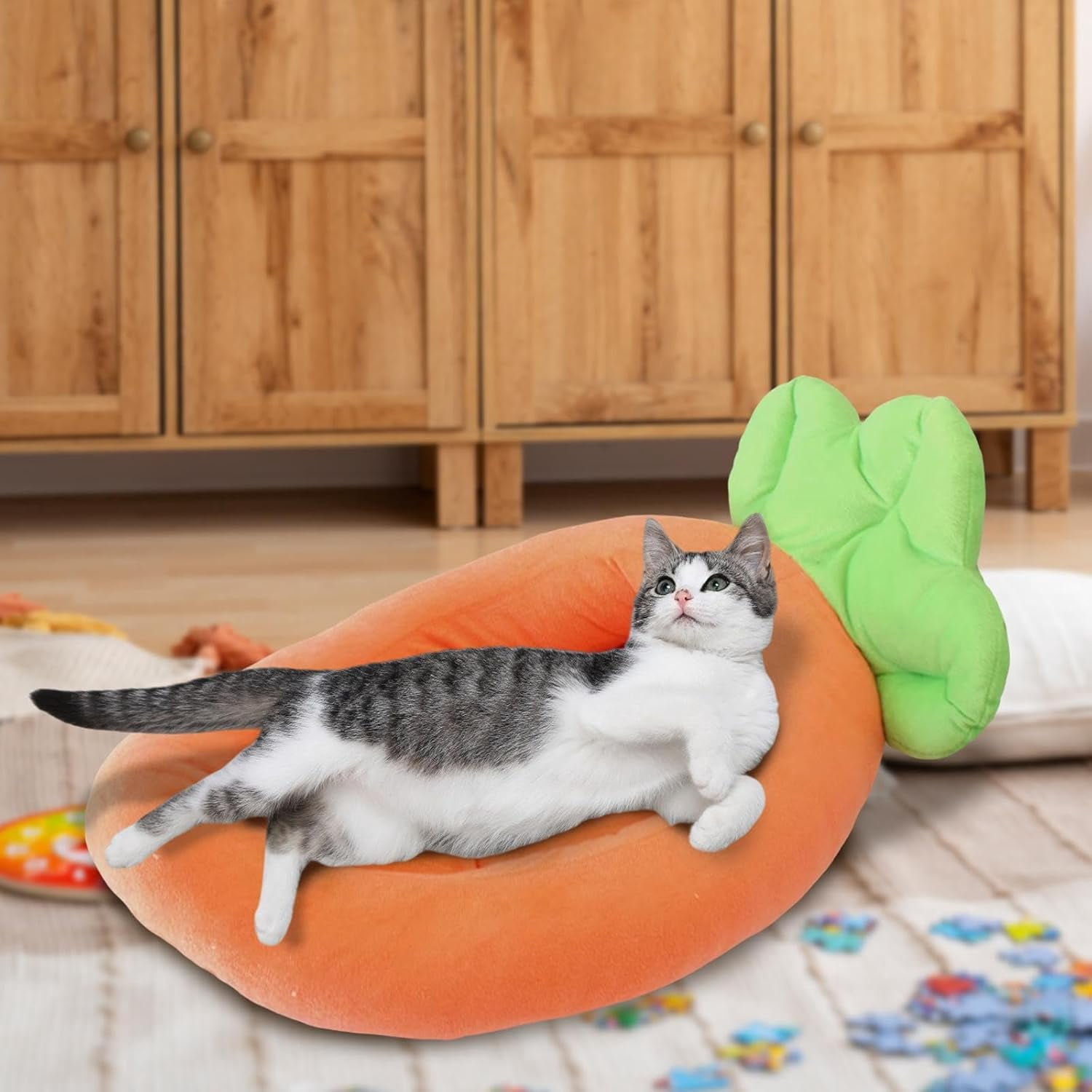 Colourtree Extra Large Carrot Bed for Cats Dogs, Carrot Pet Bed, Creative Fluffy Carrot Boat Shape Pet Dog Cat Bed,Removable Cushion&nbsp;