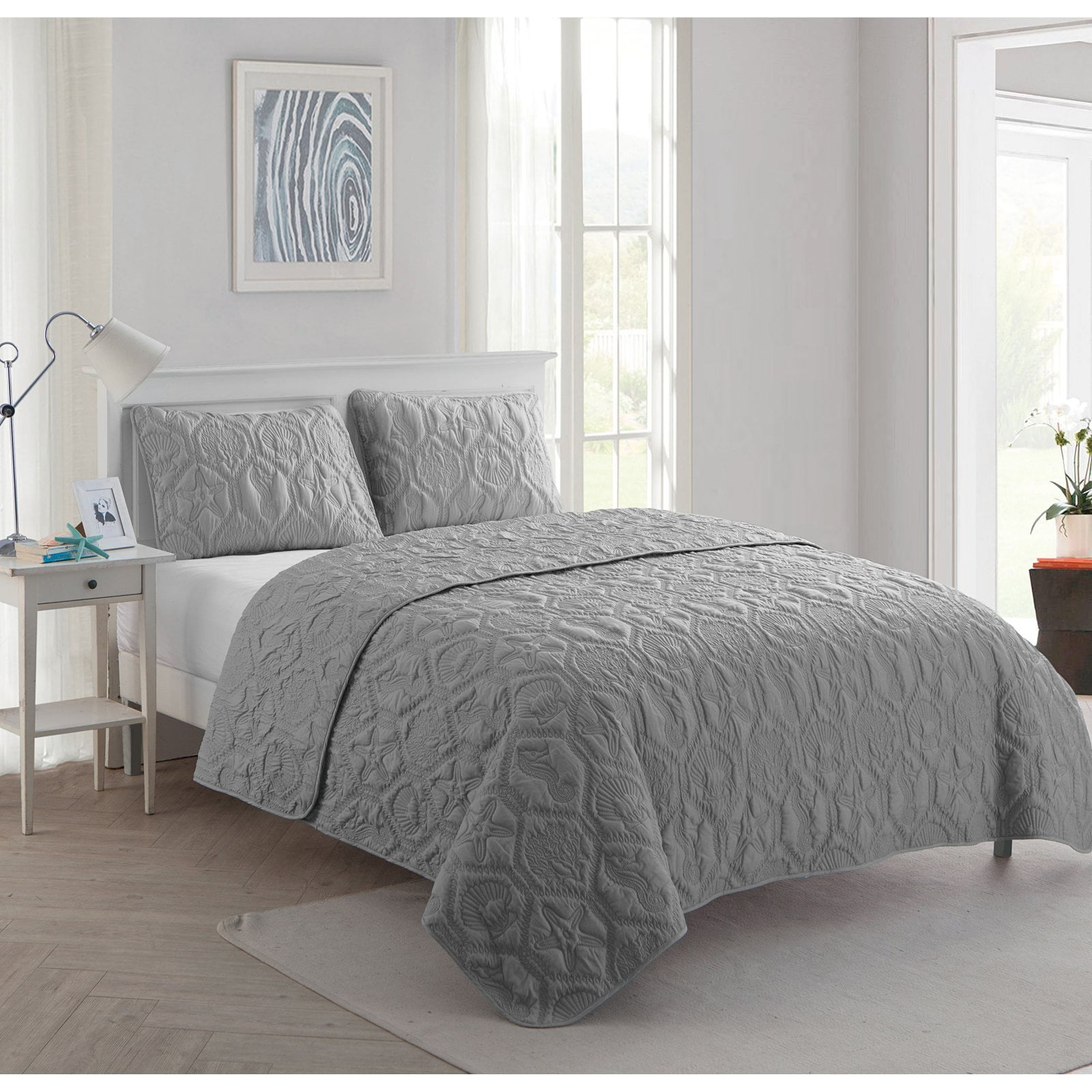 VCNY Home Shore Embossed Seashell Quilt Set