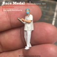 thumbnail image 4 of Figuras de , 2 Uds., 1/64, Paisaje de Construcción en Miniatura, Accesorios de Película, Decoración de Diseño Funko Figuras de personas en miniatura de resina, 4 of 8
