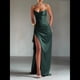 thumbnail image 5 of Vestido de Dama de con Tirantes Finos y Satén con Volantes para Mujer Verde Oscuro XL, 5 of 8