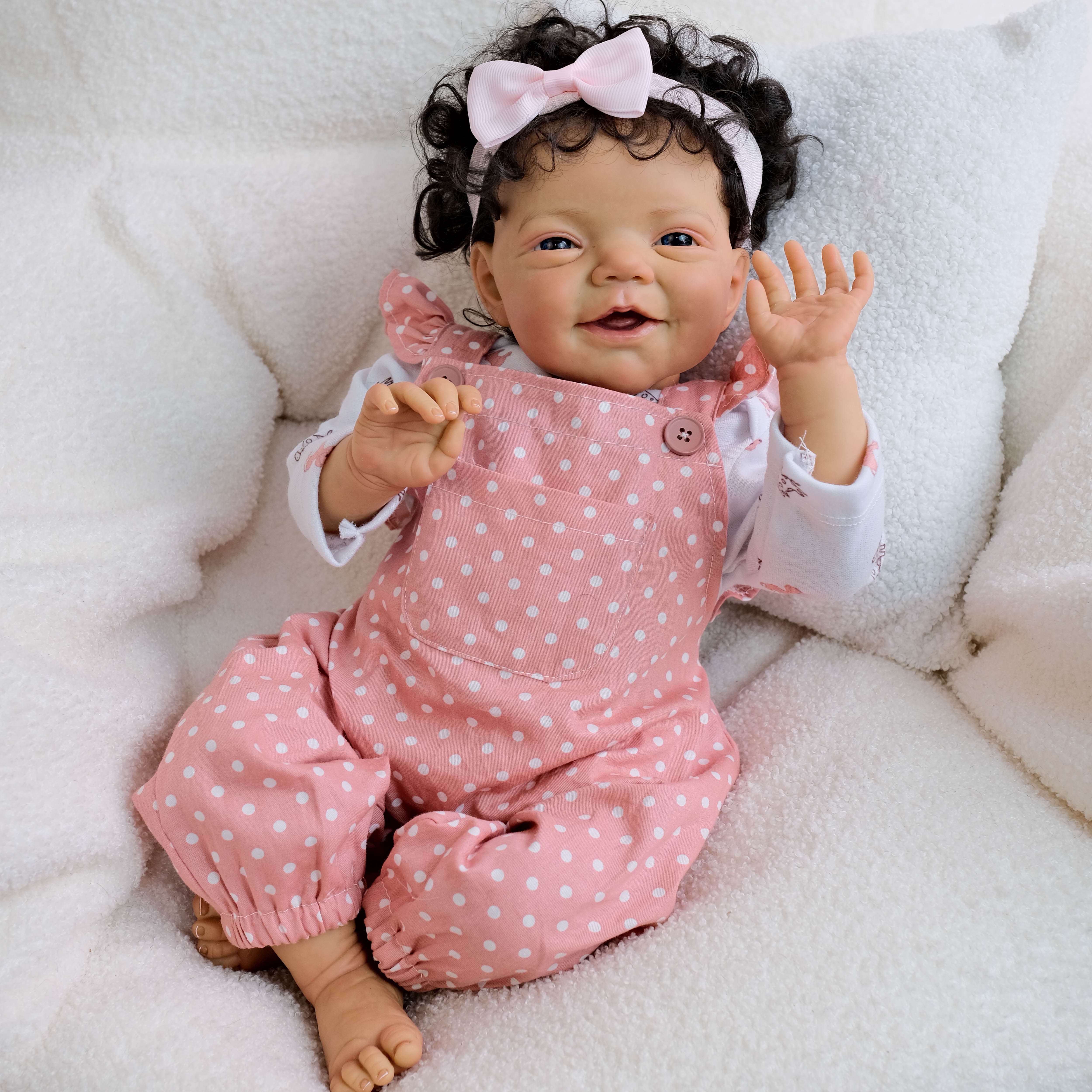 Lifelike Reborn Baby Dolls 20 inch Soft Cloth Body Poseable Smiling Real Life Baby Dolls Clothes and Feeding Toy for Kids Age 3+