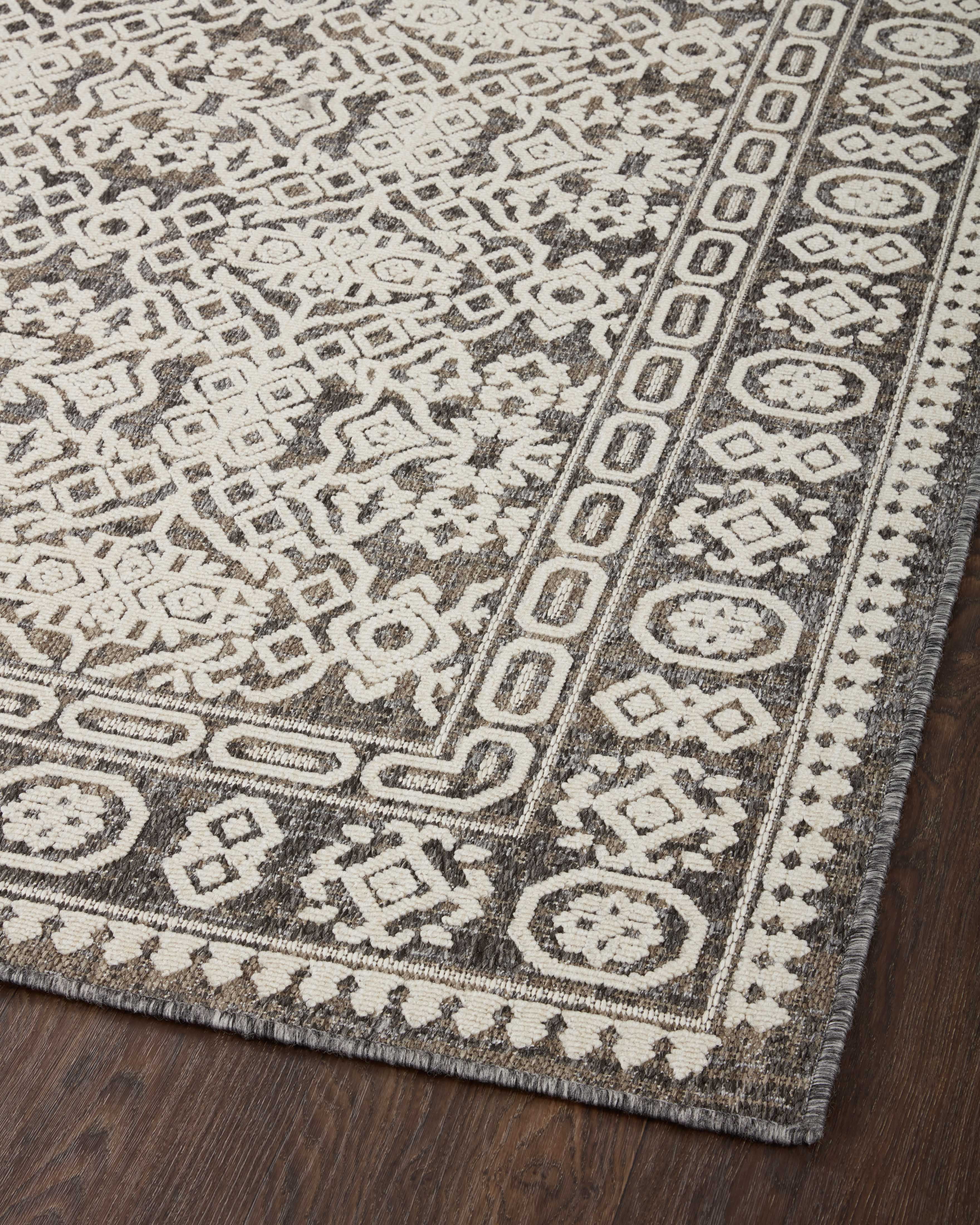 Indoor Outdoor Loloi Rainier Pebble / Ivory 2'-3" x 7'-7" Runner Rug