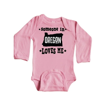 

Inktastic Someone in Oregon Loves Me Gift Gift Baby Boy or Baby Girl Long Sleeve Bodysuit