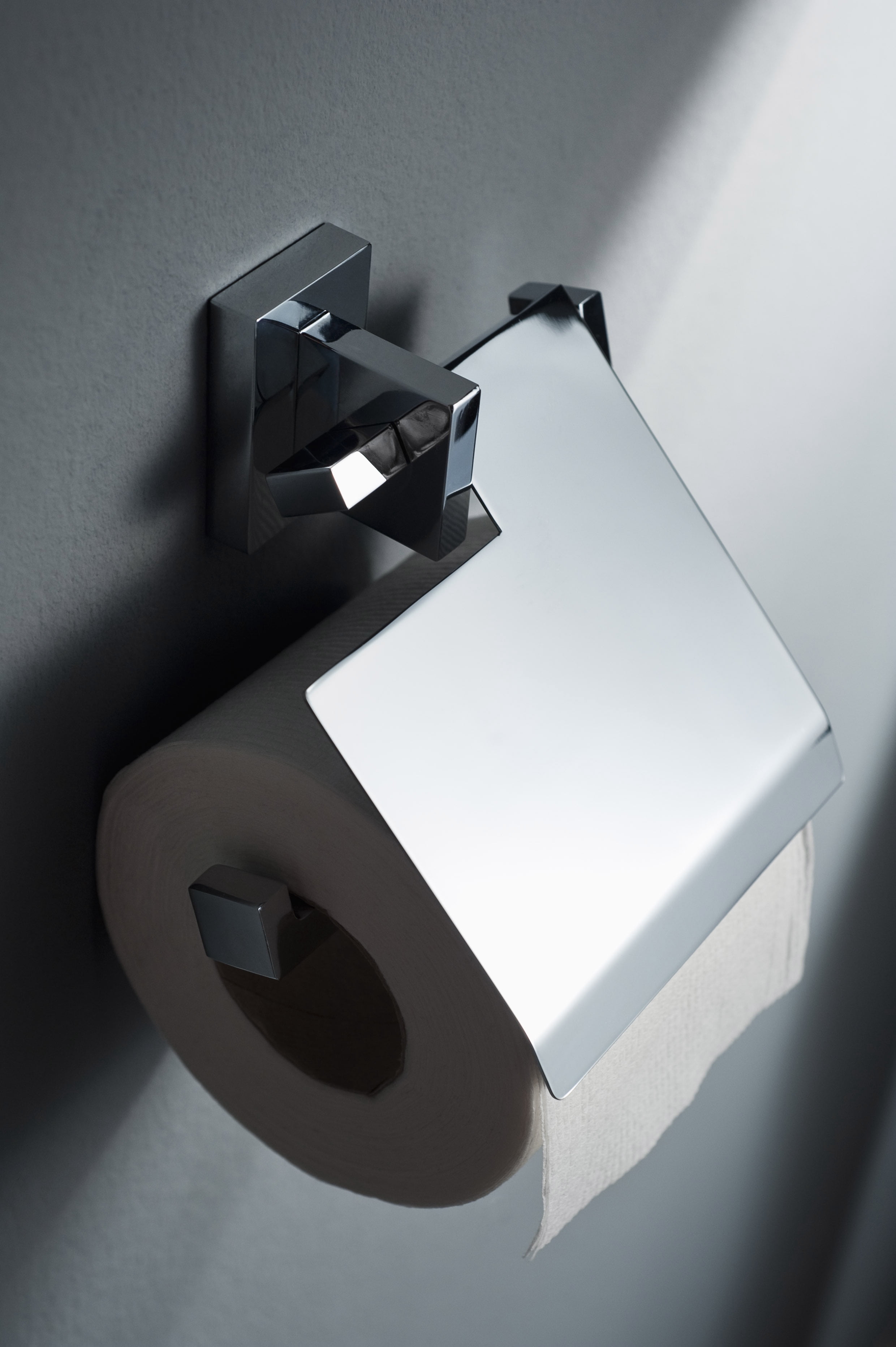 Edge Toilet Paper Roll Holder with Cover Chrome