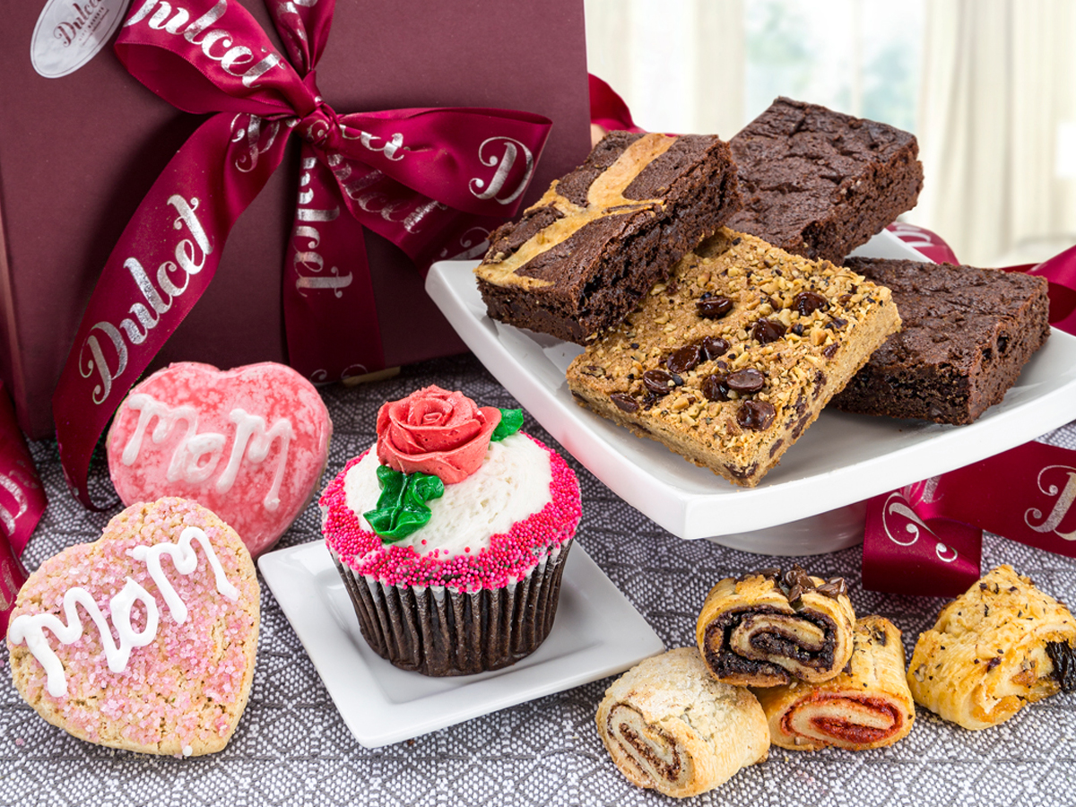 Dulcet Gift Baskets Mom Heart Cookies in Pink Sugar Crystal and Fresh Baked Pastry Sampler Gift